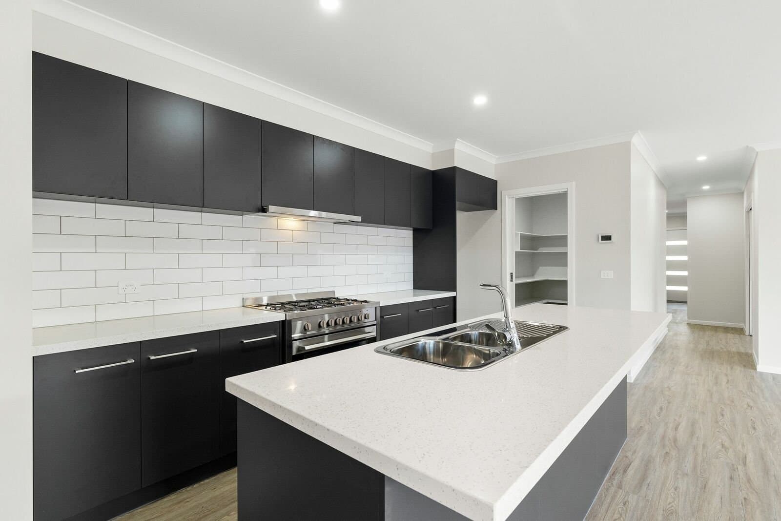 13 Nikolaos Street,
                        
                    
                    
                        
                            Smythes Creek, Smythes Creek - Thumbnail 2