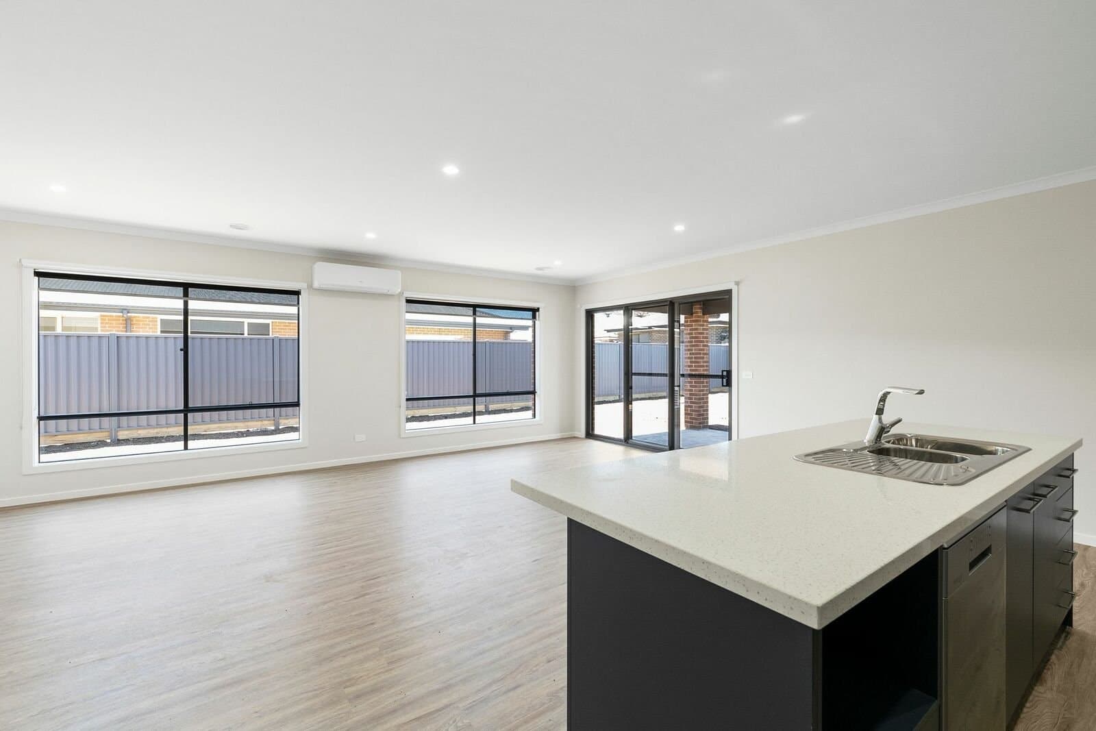 13 Nikolaos Street,
                        
                    
                    
                        
                            Smythes Creek, Smythes Creek - Thumbnail 3