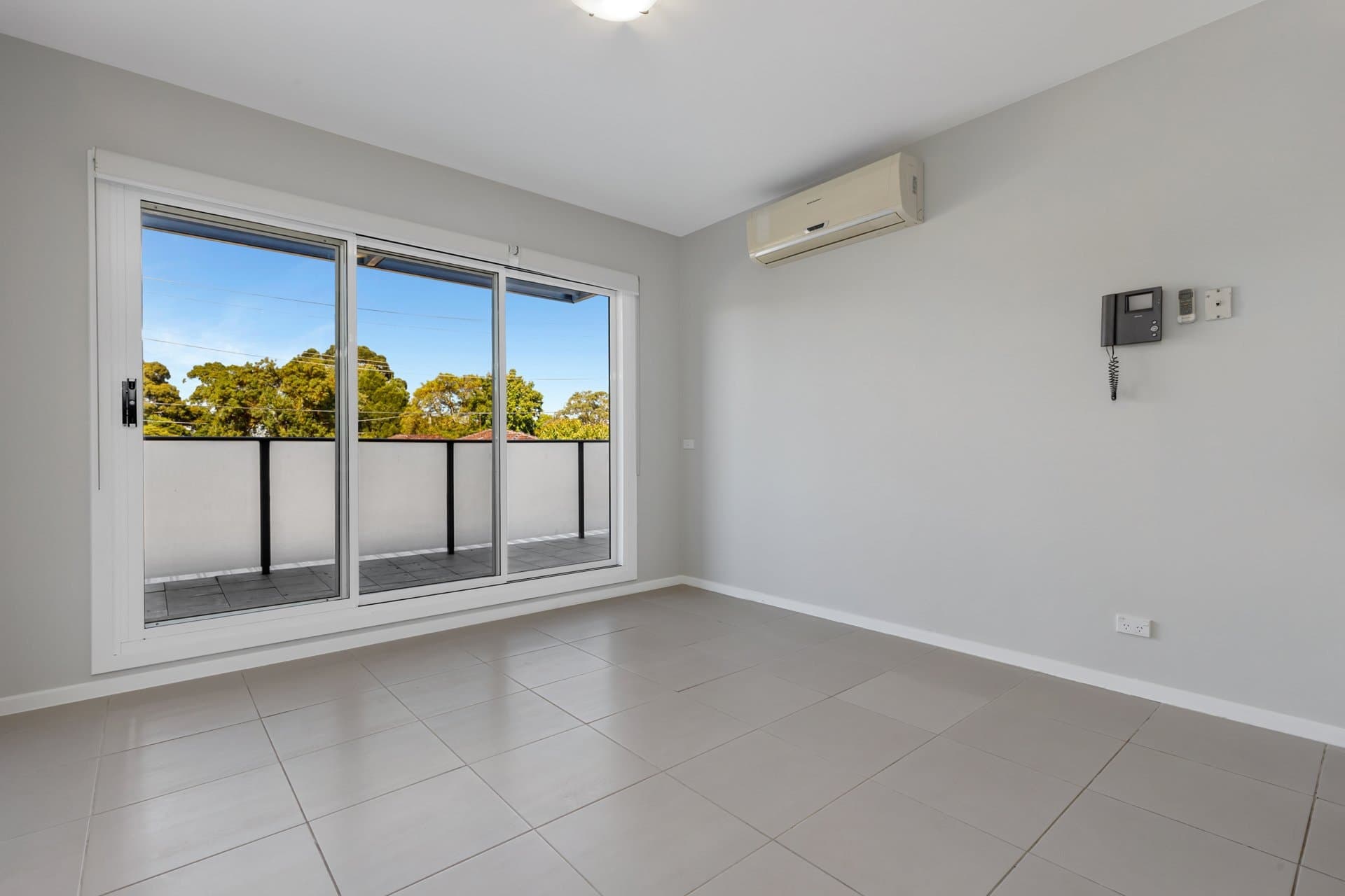 1.13/76 East Boundary Road,
                        
                    
                    
                        
                            BENTLEIGH EAST, Bentleigh East - Thumbnail 2