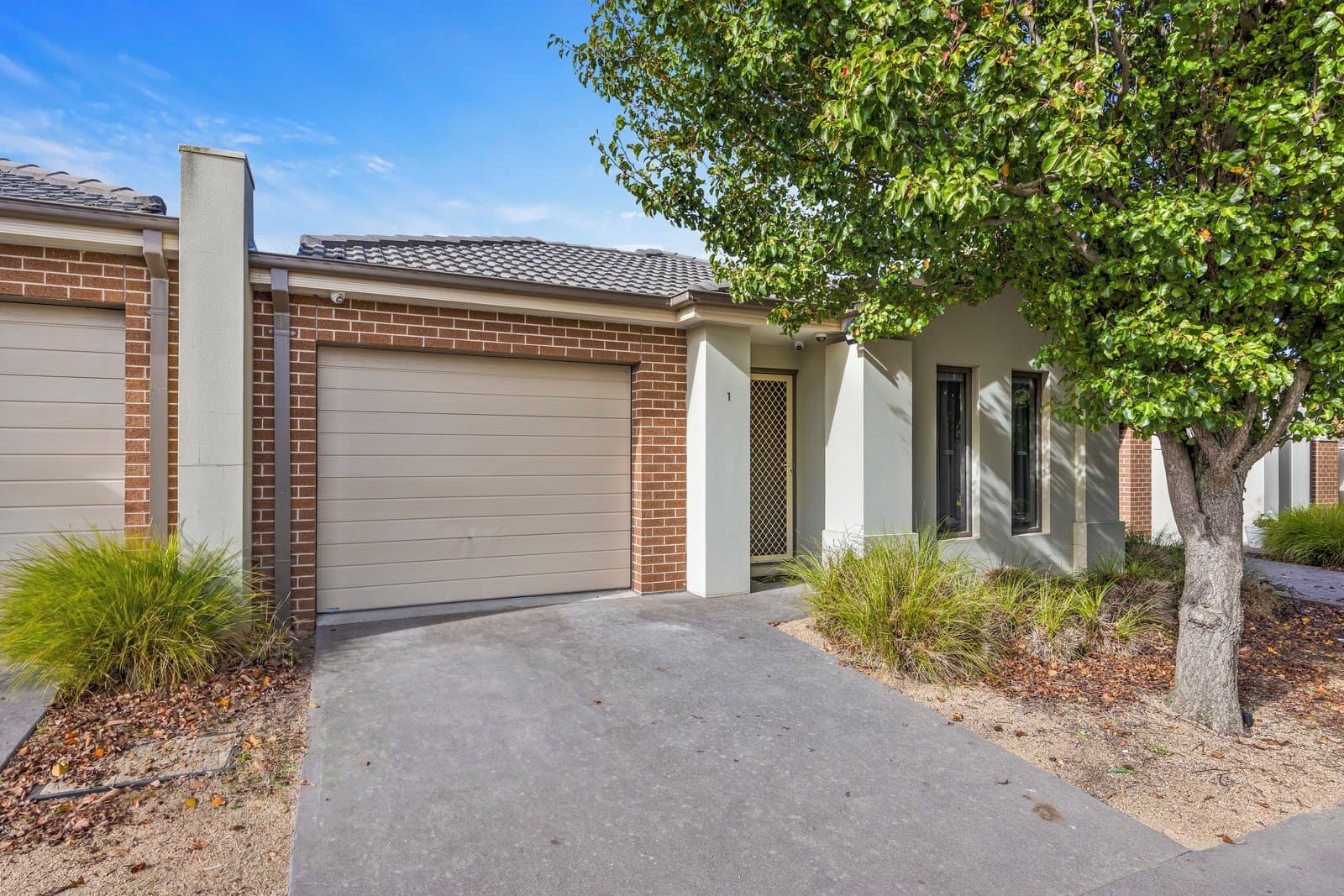 1 Shannon Close,
                        
                    
                    
                        
                            Alfredton, Alfredton - Image 1