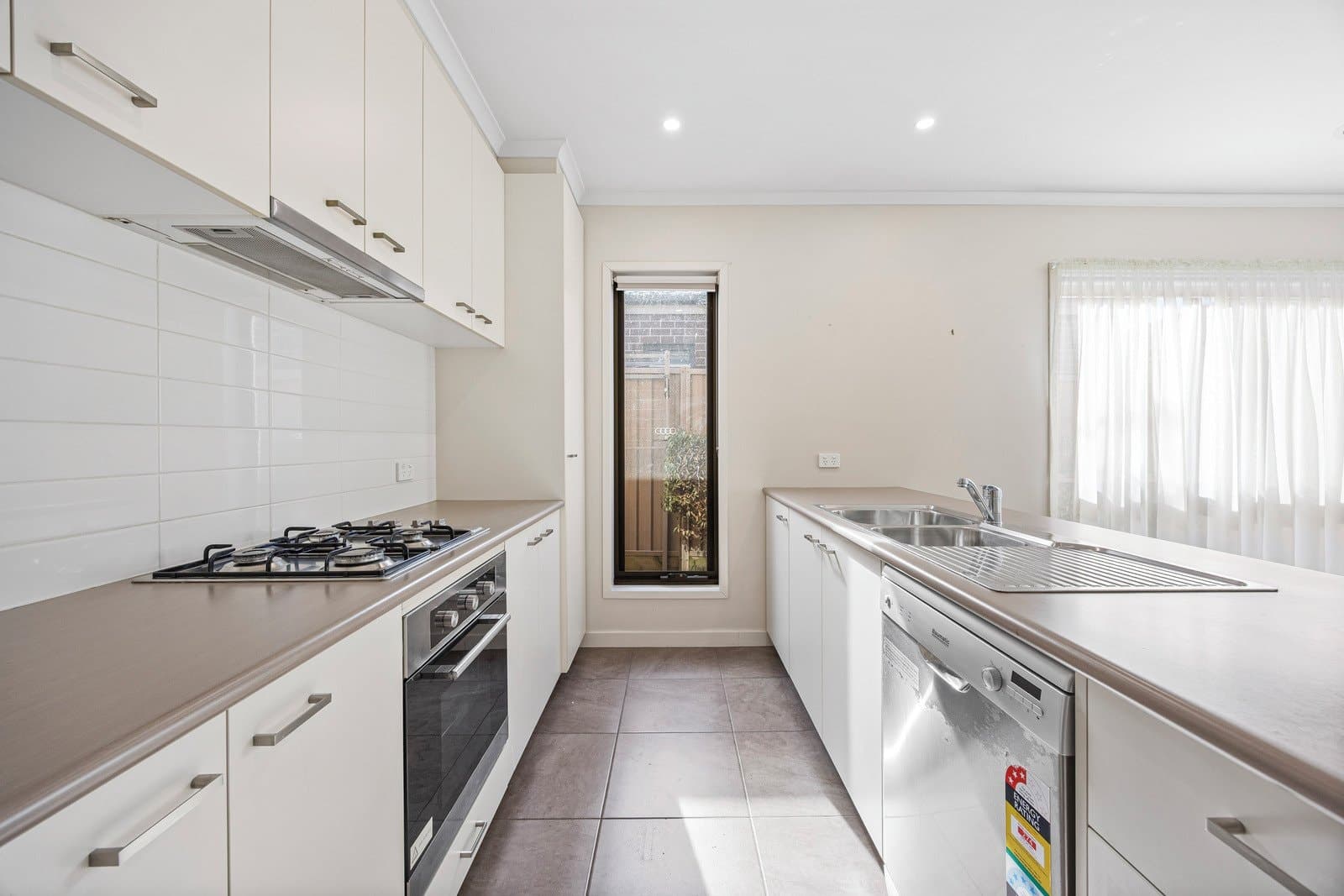 1 Shannon Close,
                        
                    
                    
                        
                            Alfredton, Alfredton - Thumbnail 2