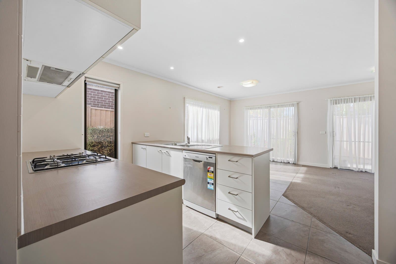1 Shannon Close,
                        
                    
                    
                        
                            Alfredton, Alfredton - Thumbnail 4
