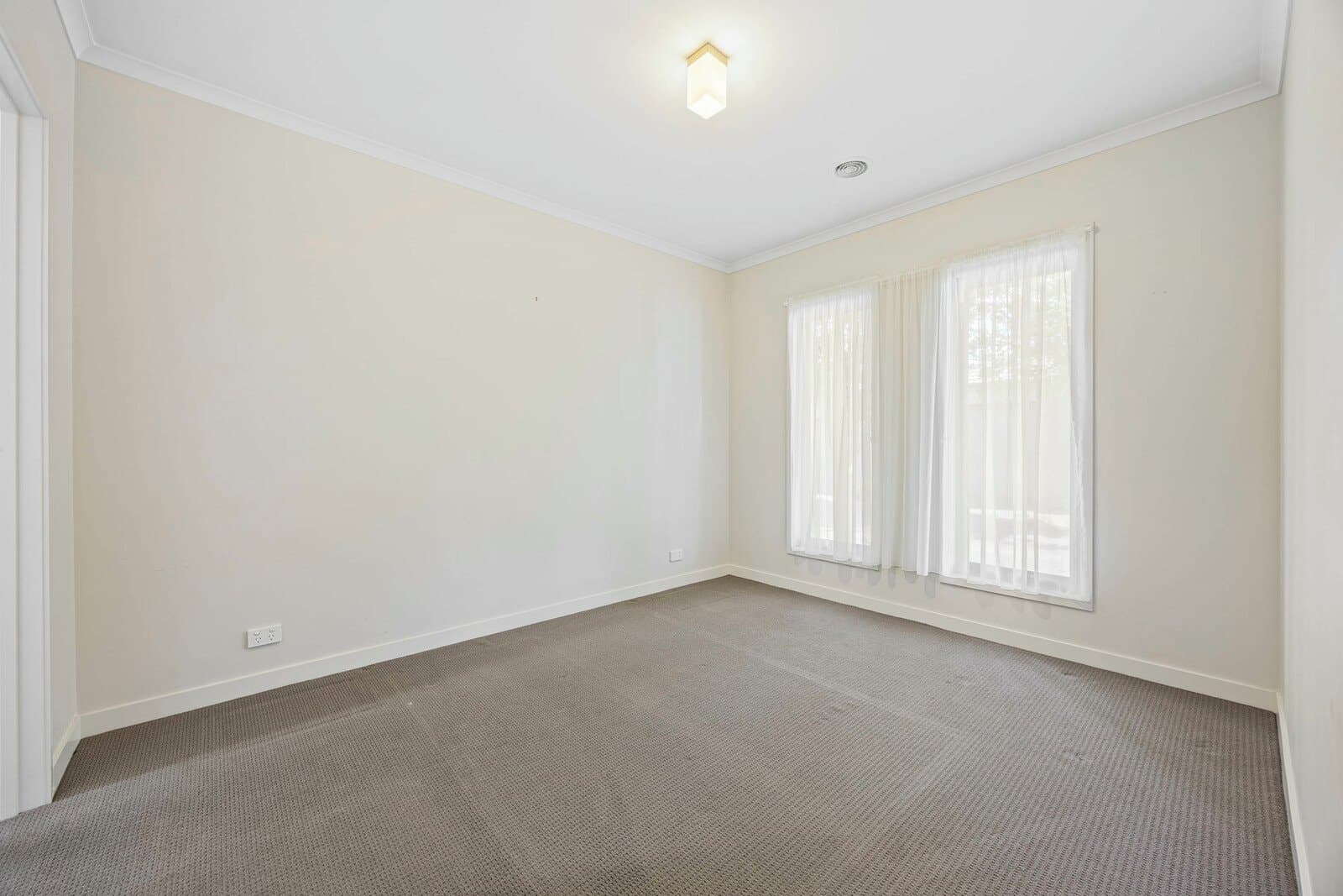 1 Shannon Close,
                        
                    
                    
                        
                            Alfredton, Alfredton - Thumbnail 7