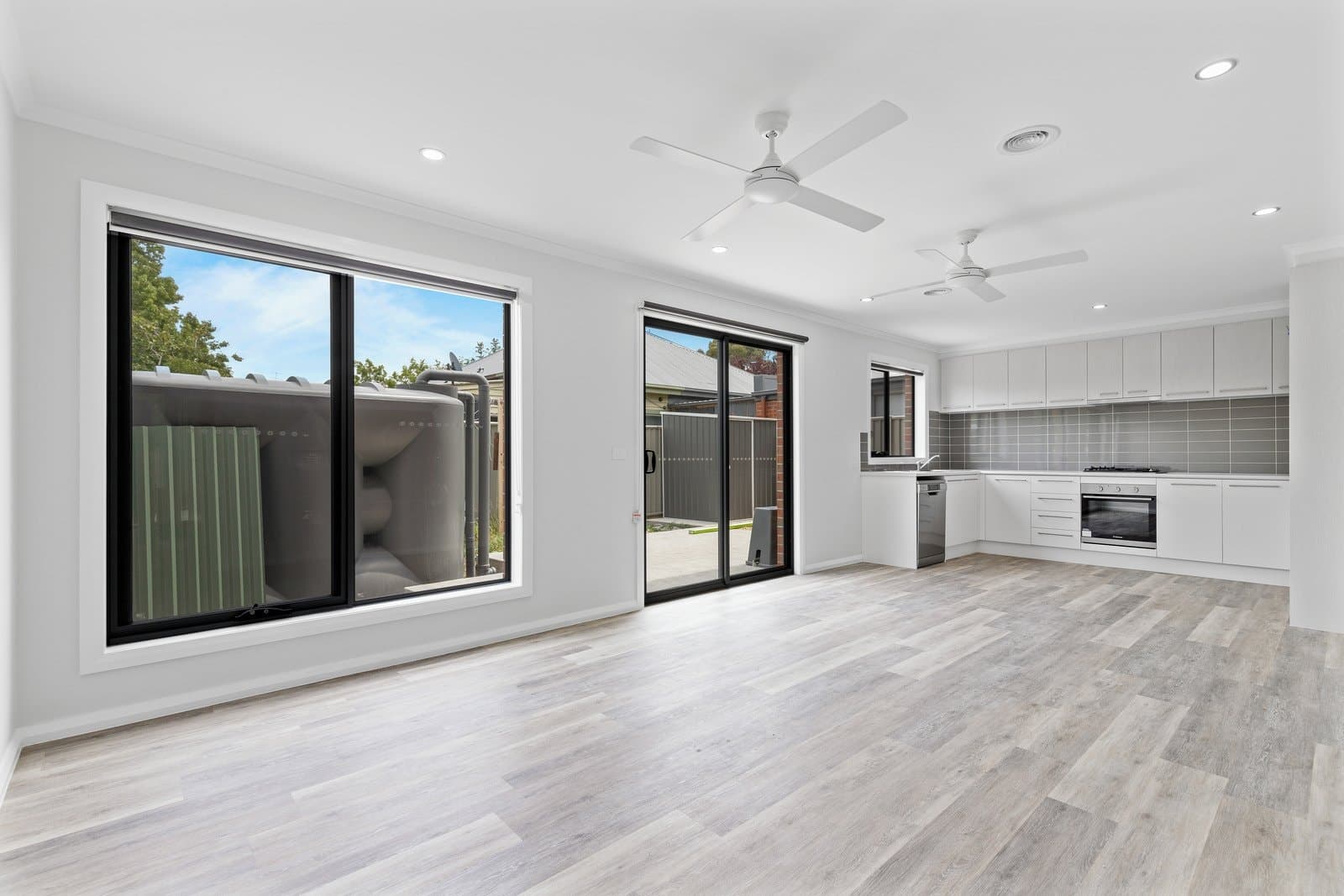 1/119 Lonsdale Street,
                        
                    
                    
                        
                            Redan, Redan - Thumbnail 3