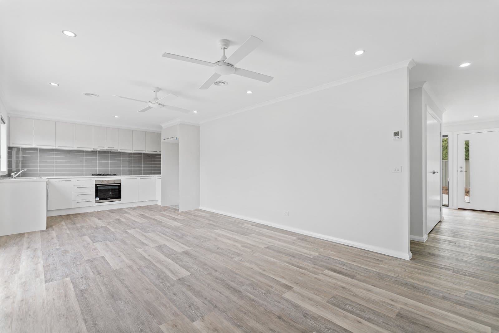 1/119 Lonsdale Street,
                        
                    
                    
                        
                            Redan, Redan - Thumbnail 4