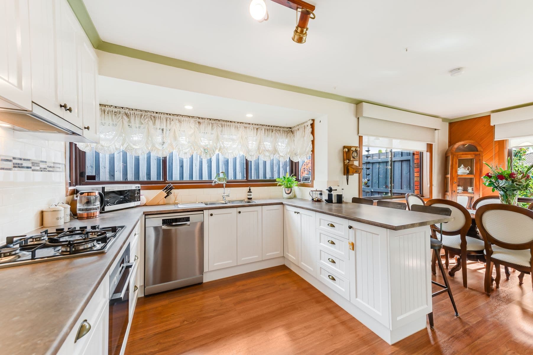 2 Linda Court, Werribee VIC 3030, Werribee - Thumbnail 3