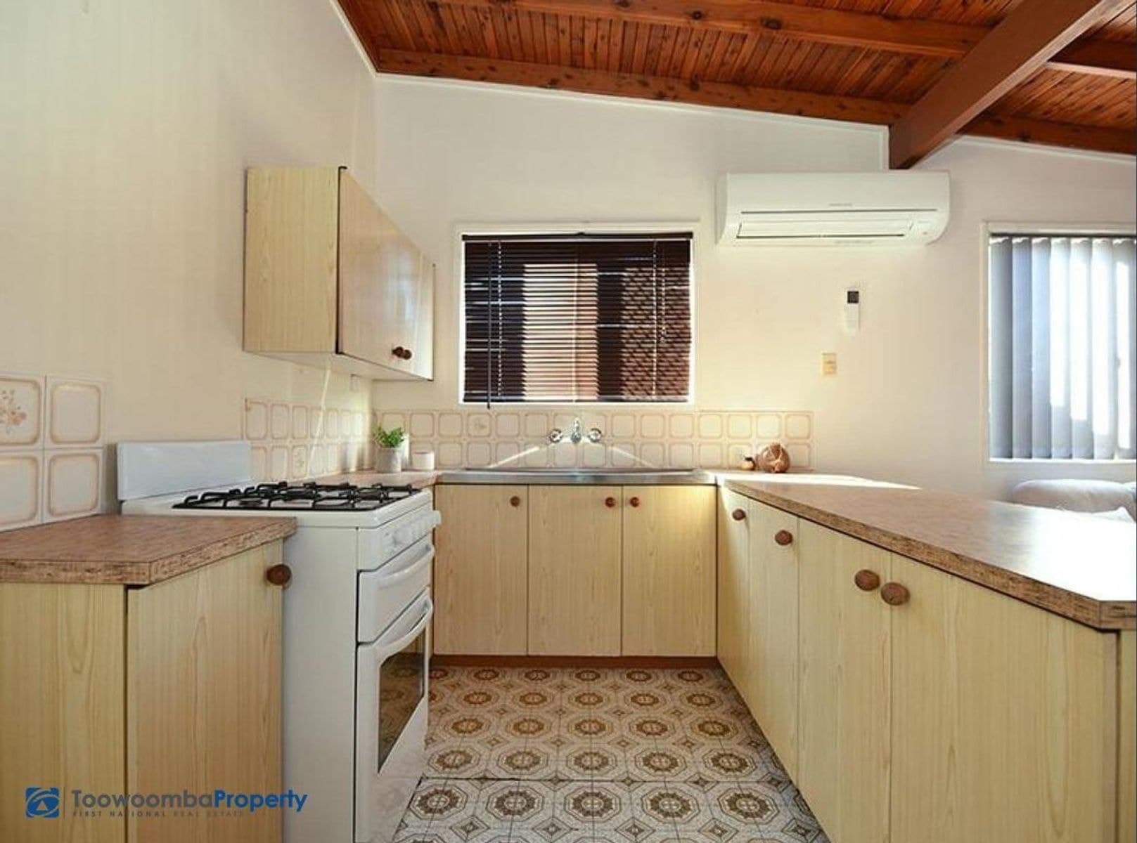 2/9 Wine Drive, Wilsonton Heights QLD 4350, Wilsonton Heights - Thumbnail 3