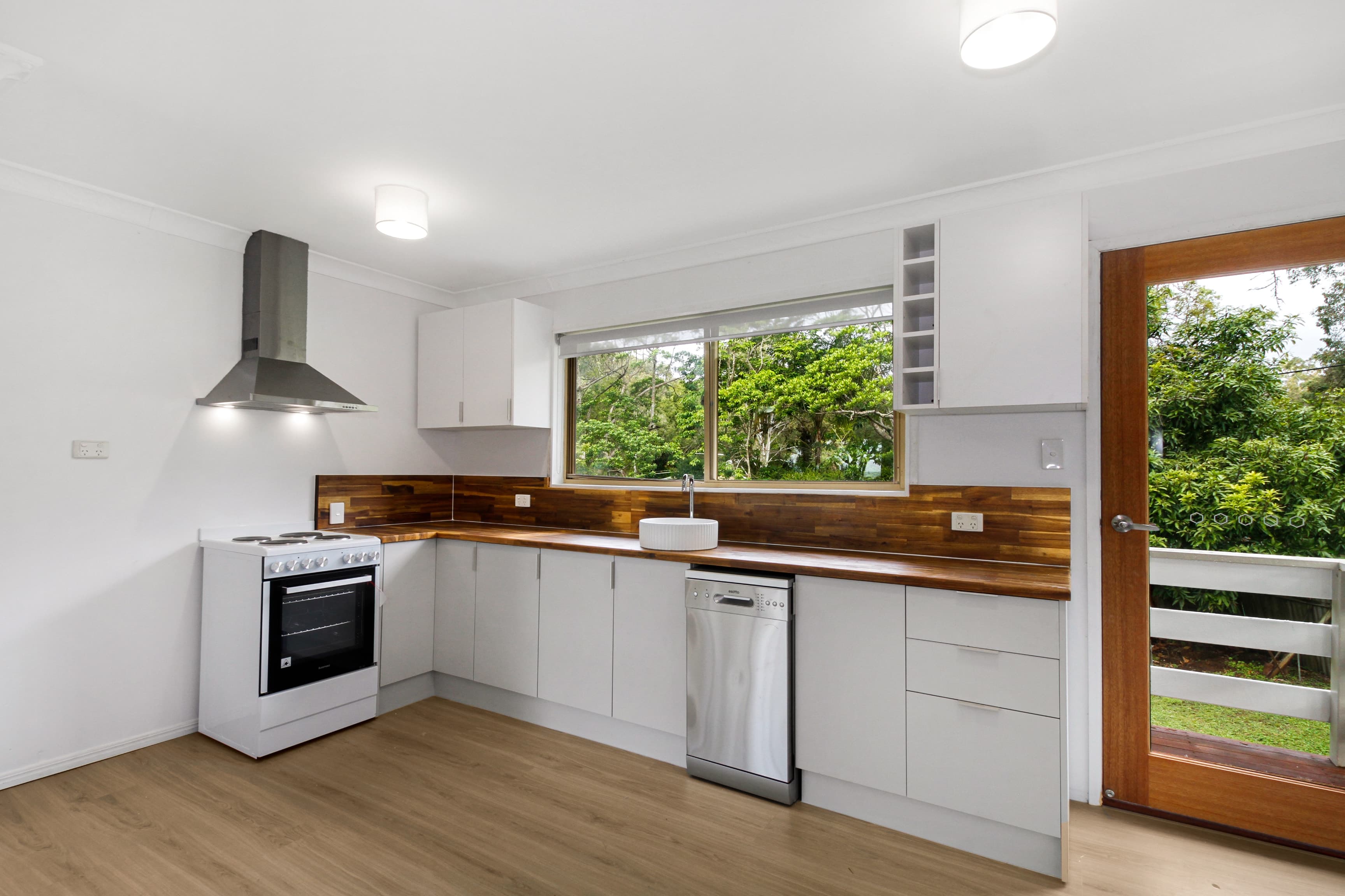 17 Wyena Ave, Lamb Island 4184 QLD, Lamb Island - Thumbnail 5