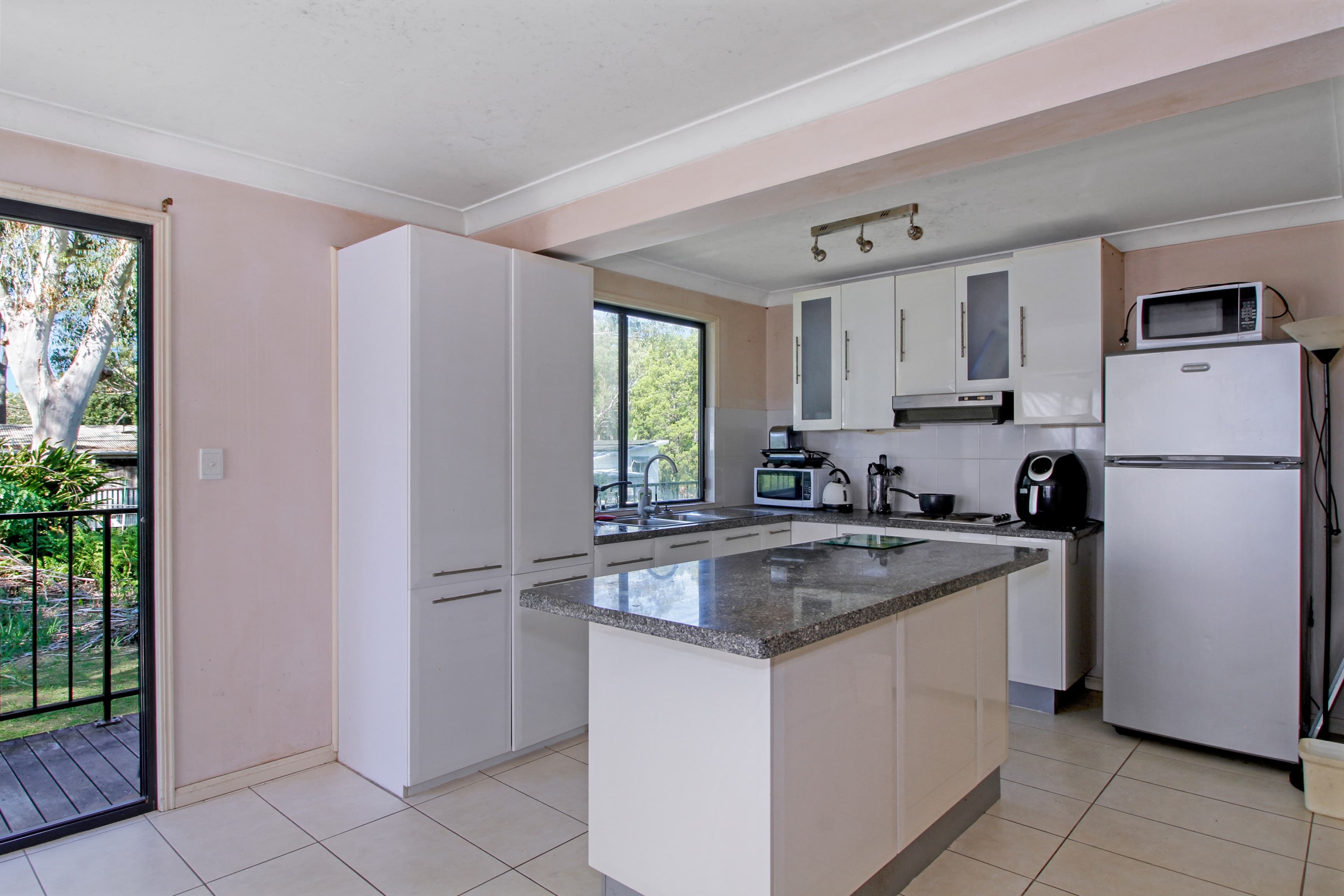 14 Heron St, Macleay Island 4184 QLD, Macleay Island - Thumbnail 6