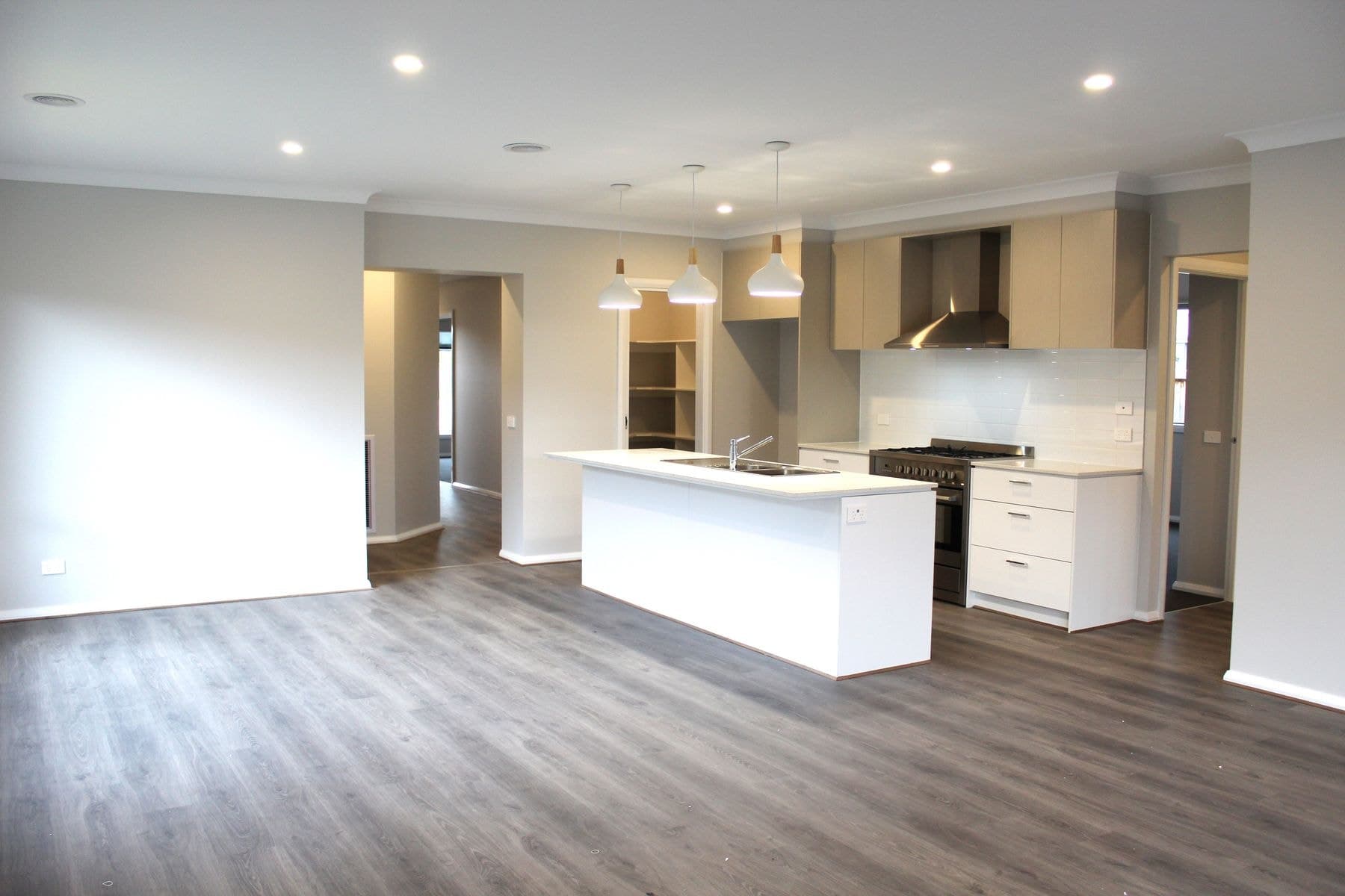 1 Jarrah Crescent, Warragul, VIC 3820, Warragul - Thumbnail 3