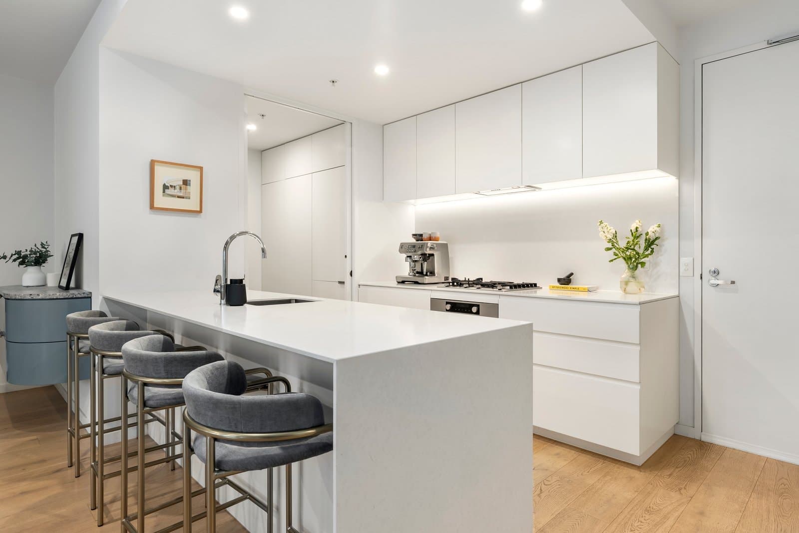222/17 Lynch Street, Hawthorn - Thumbnail 2