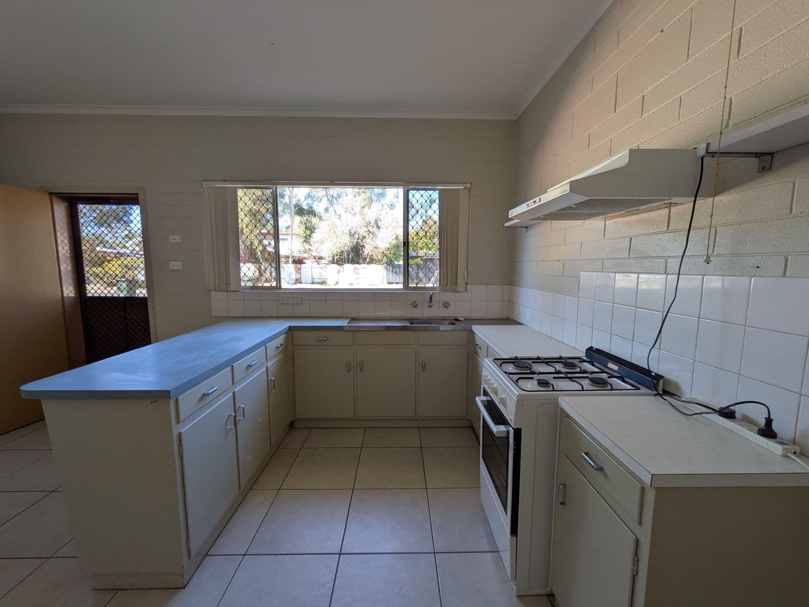 1/13 Chewings Street, East Side NT 0870, East Side - Thumbnail 2