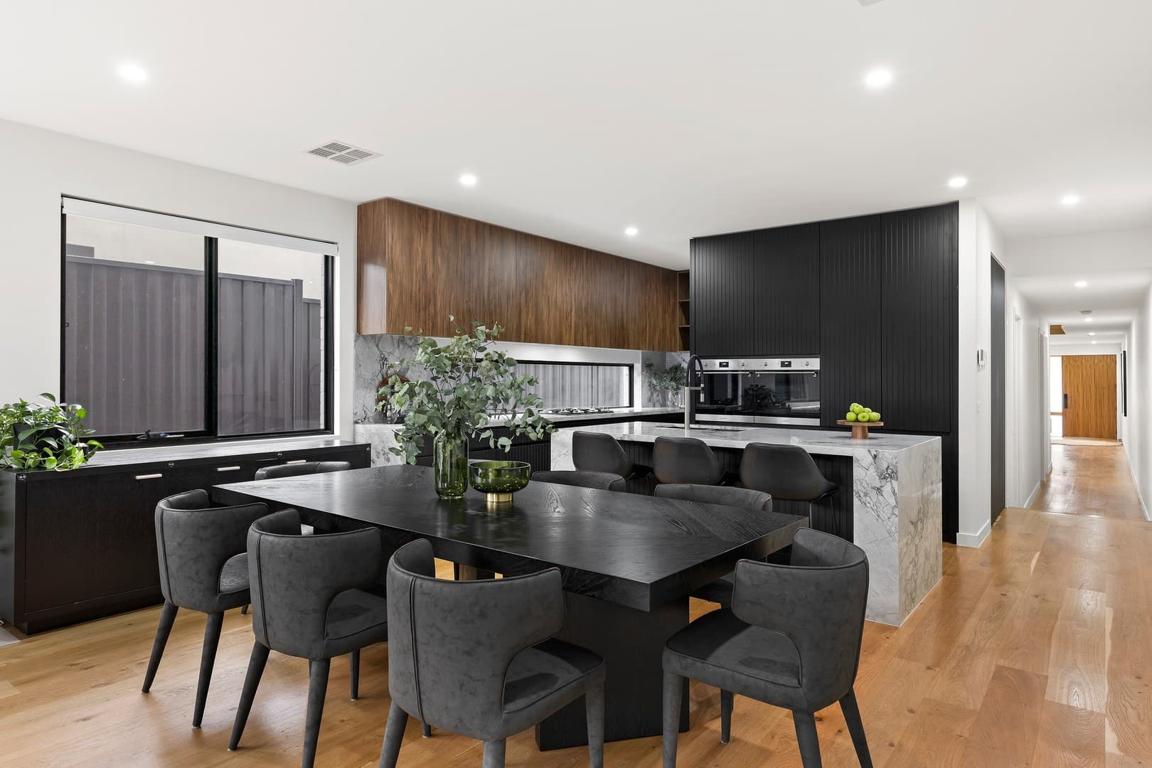 75A Deakin Street, Essendon, VIC 3040, Essendon - Thumbnail 2