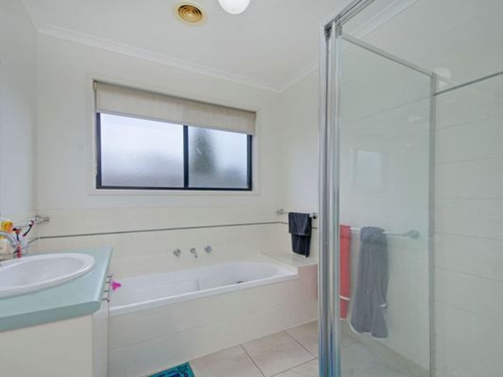 13 College Avenue, Traralgon VIC 3844, Traralgon - Thumbnail 4