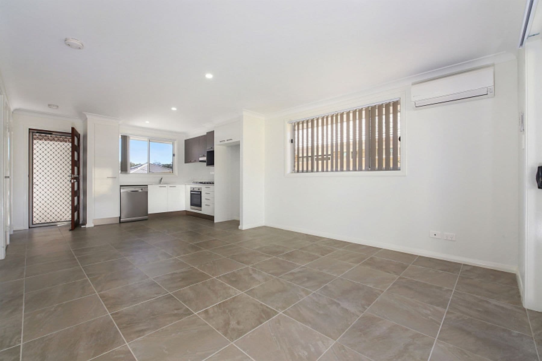 1/11 Farlow Street, Wauchope NSW 2446, Wauchope - Thumbnail 2