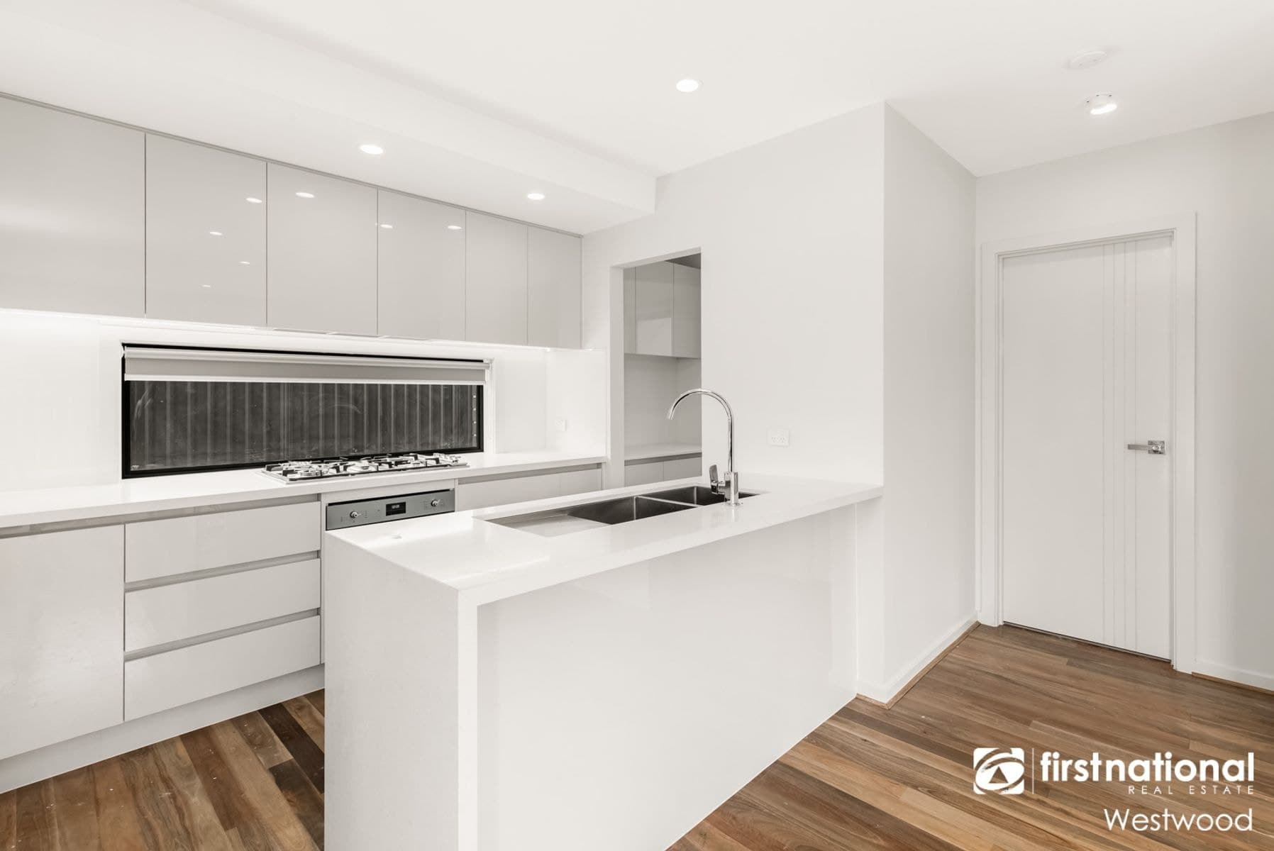 1/71 Powell Drive, Hoppers Crossing VIC 3029, Hoppers Crossing - Thumbnail 2
