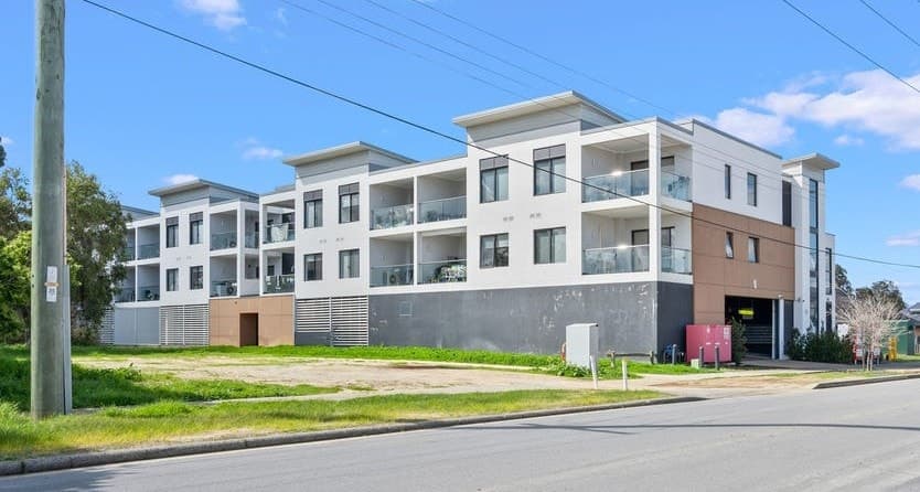 304/348 Railway Pde, BECKENHAM  WA  6107, Beckenham - Image 1