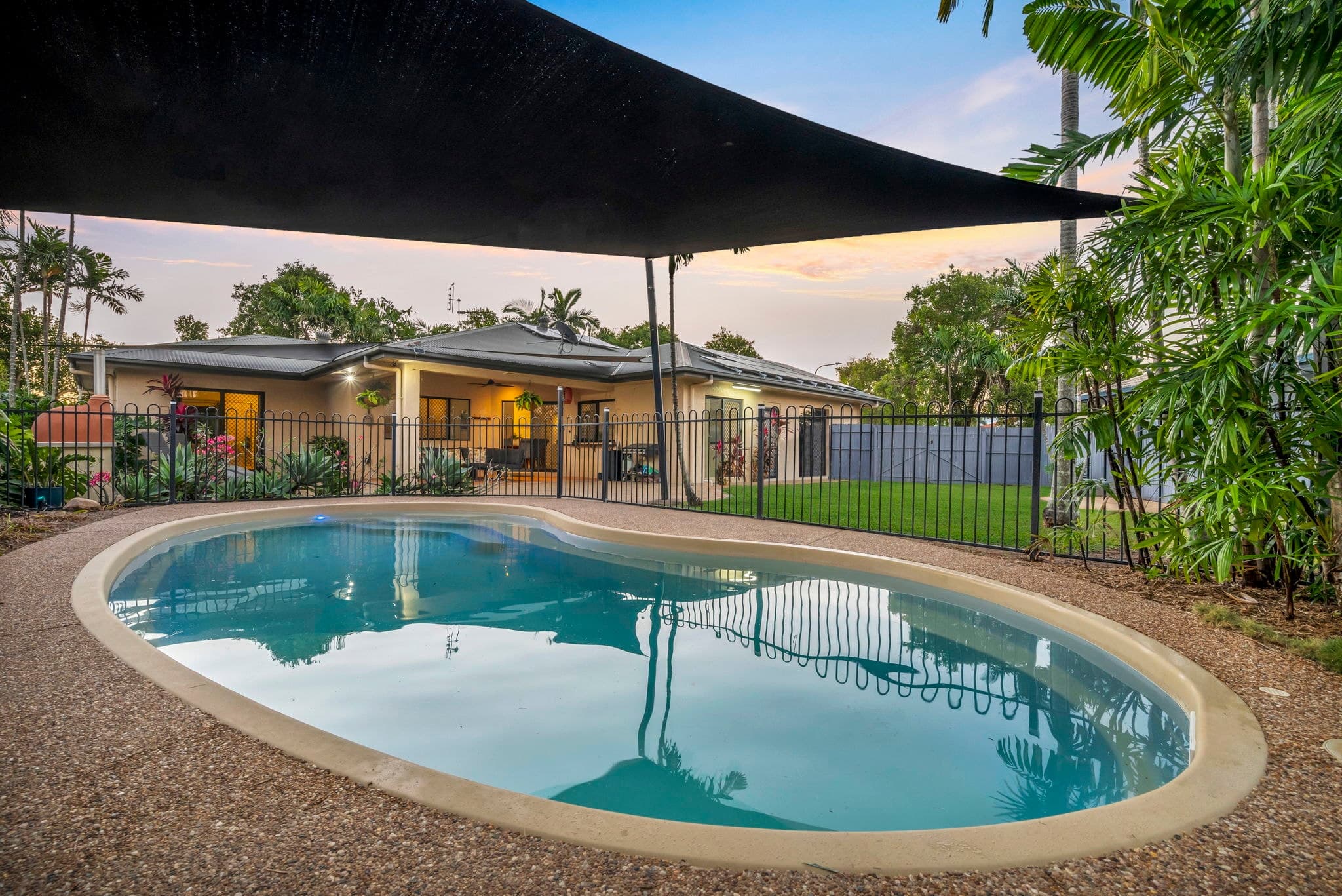 4 Waterbrook Close, Idalia - Thumbnail 2