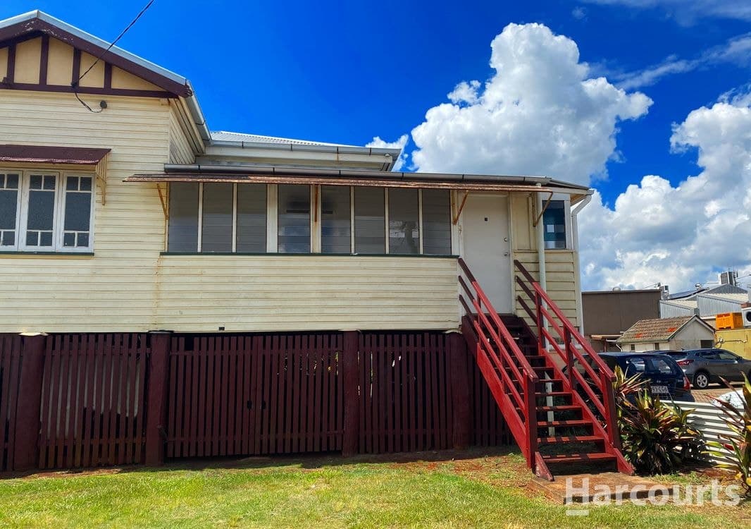 Unit 2/37 Macrossan Street, CHILDERS, QLD, 4660, Childers - Thumbnail 2