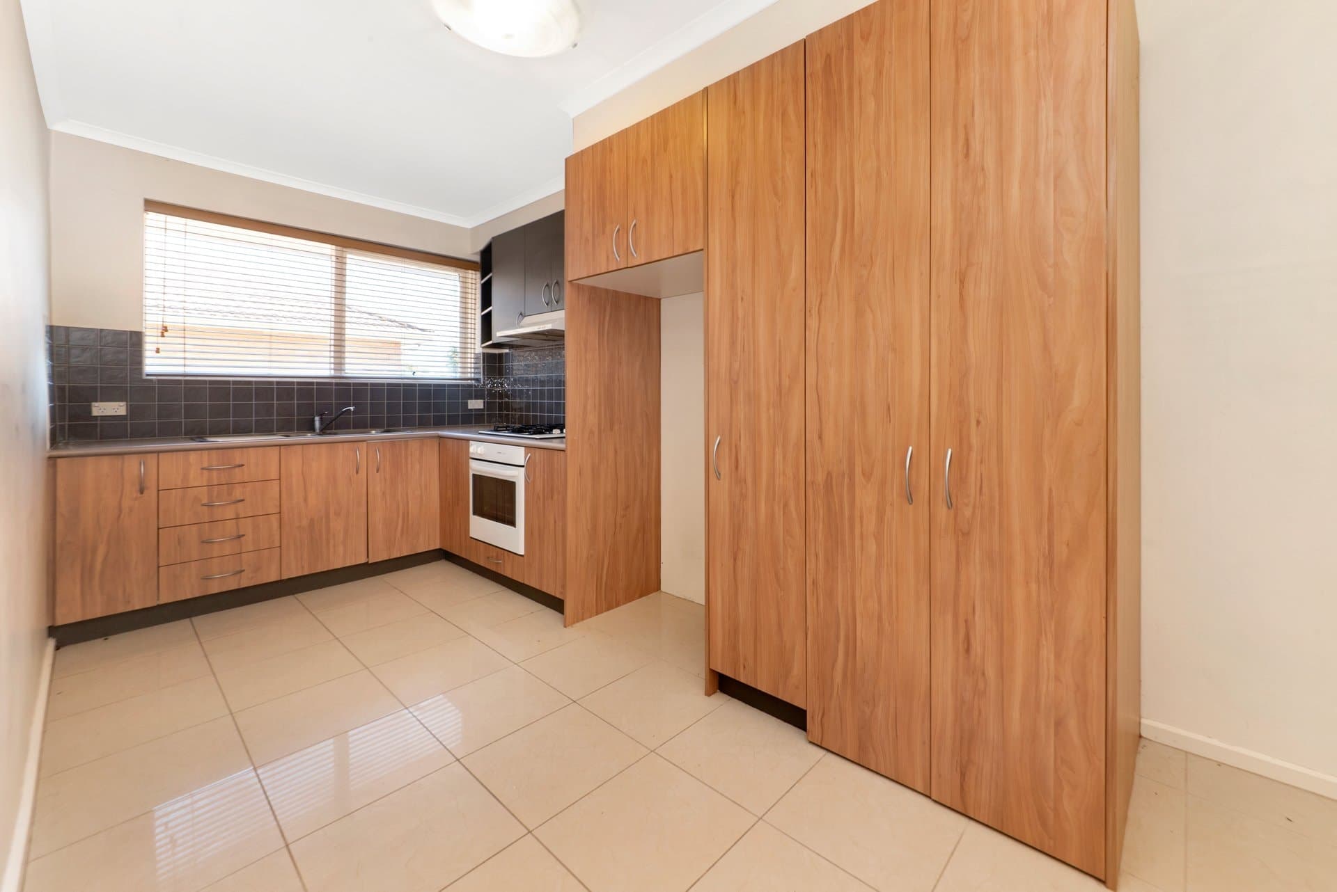 8/187 Grange Road, Glen Huntly - Thumbnail 2