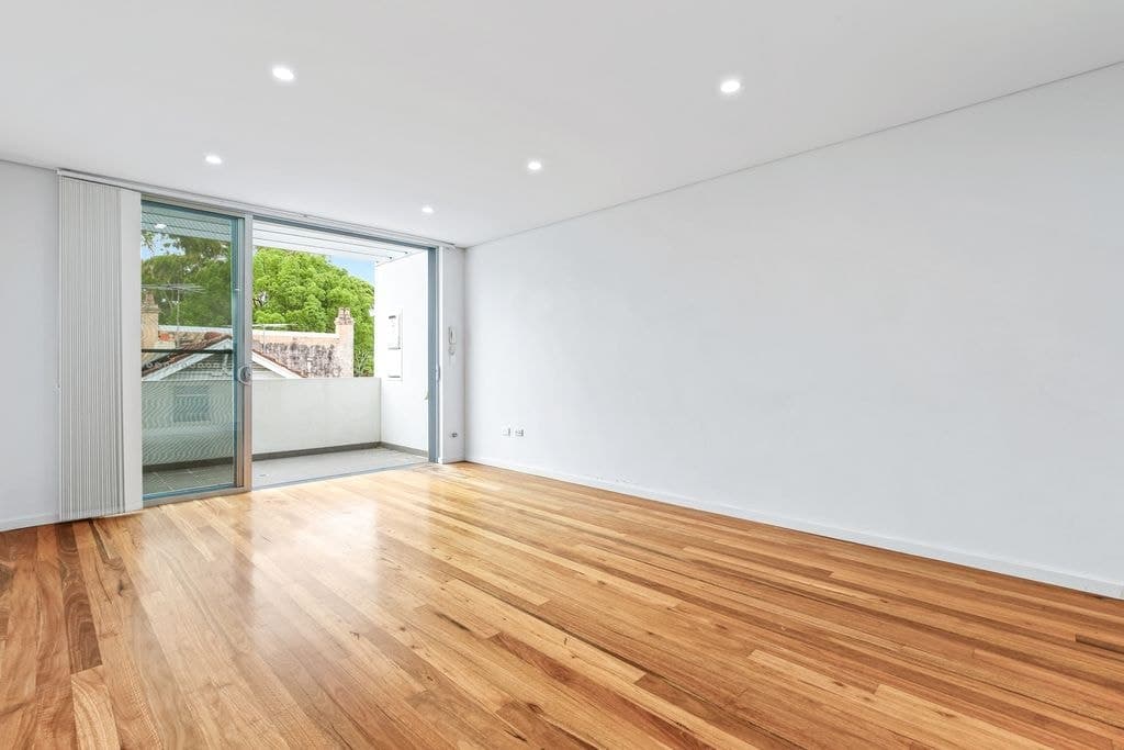 8/121-123 New Canterbury Road, Petersham - Image 1