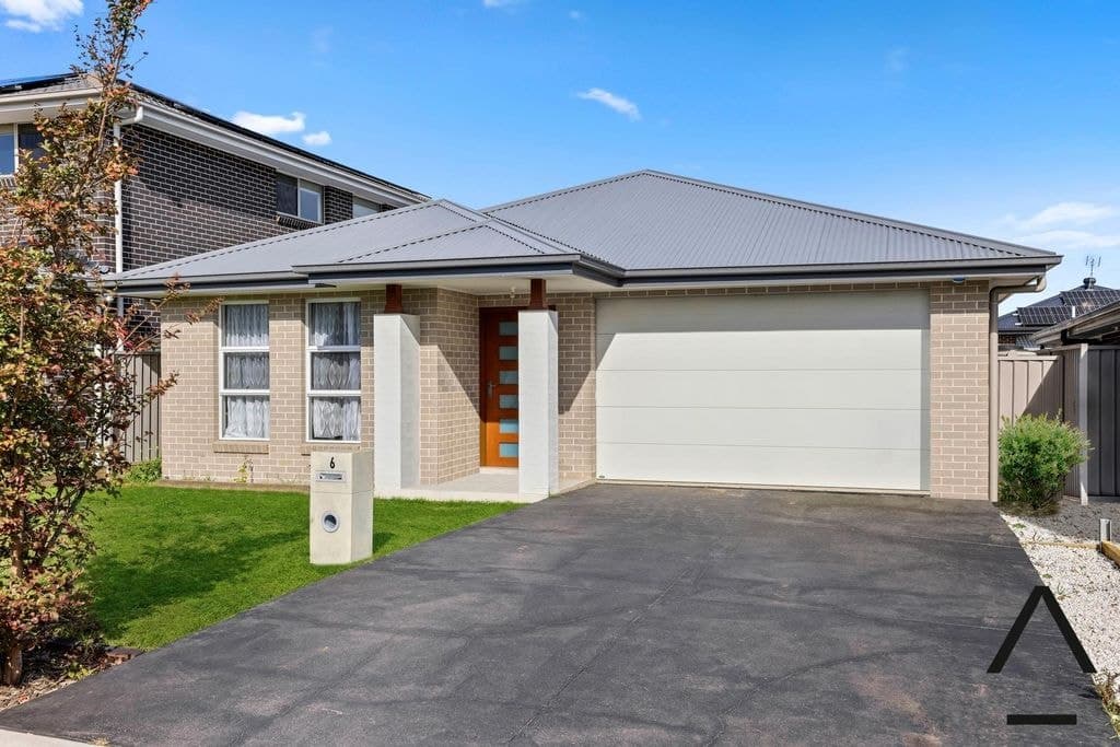 6 Galah Way, Spring Farm - Image 1