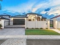 Exclusive, Secure Waterfront Estate QLD, Secure Waterfront Estate - Thumbnail 3
