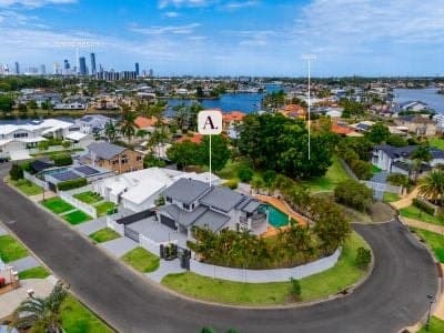 Space, Privacy & Potential in Prestigious Clear Island Waters QLD, Privacy & Potential In Prestigious Clear Island Waters - Thumbnail 4