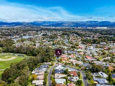 SOLD BY ORESTI ASTRAS QLD, Sold By Oresti Astras - Thumbnail 2