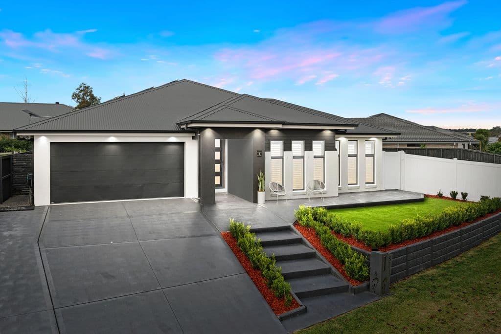 8 Pinchtail Street, Chisholm - Image 1