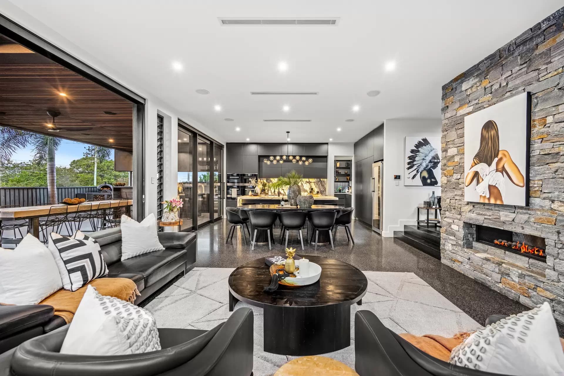 90 Jackson Street, Hamilton, Hamilton - Thumbnail 5