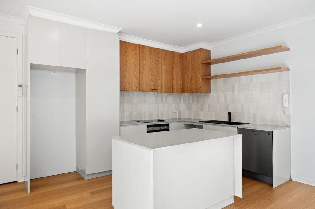 2/239 Riversdale Road, Hawthorn East - Image 1