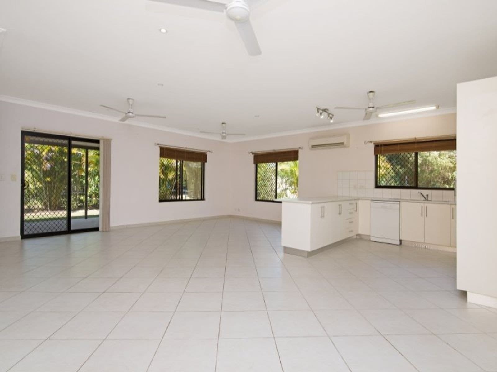 12 Huddleston Street, Farrar NT 0830, Farrar - Thumbnail 5