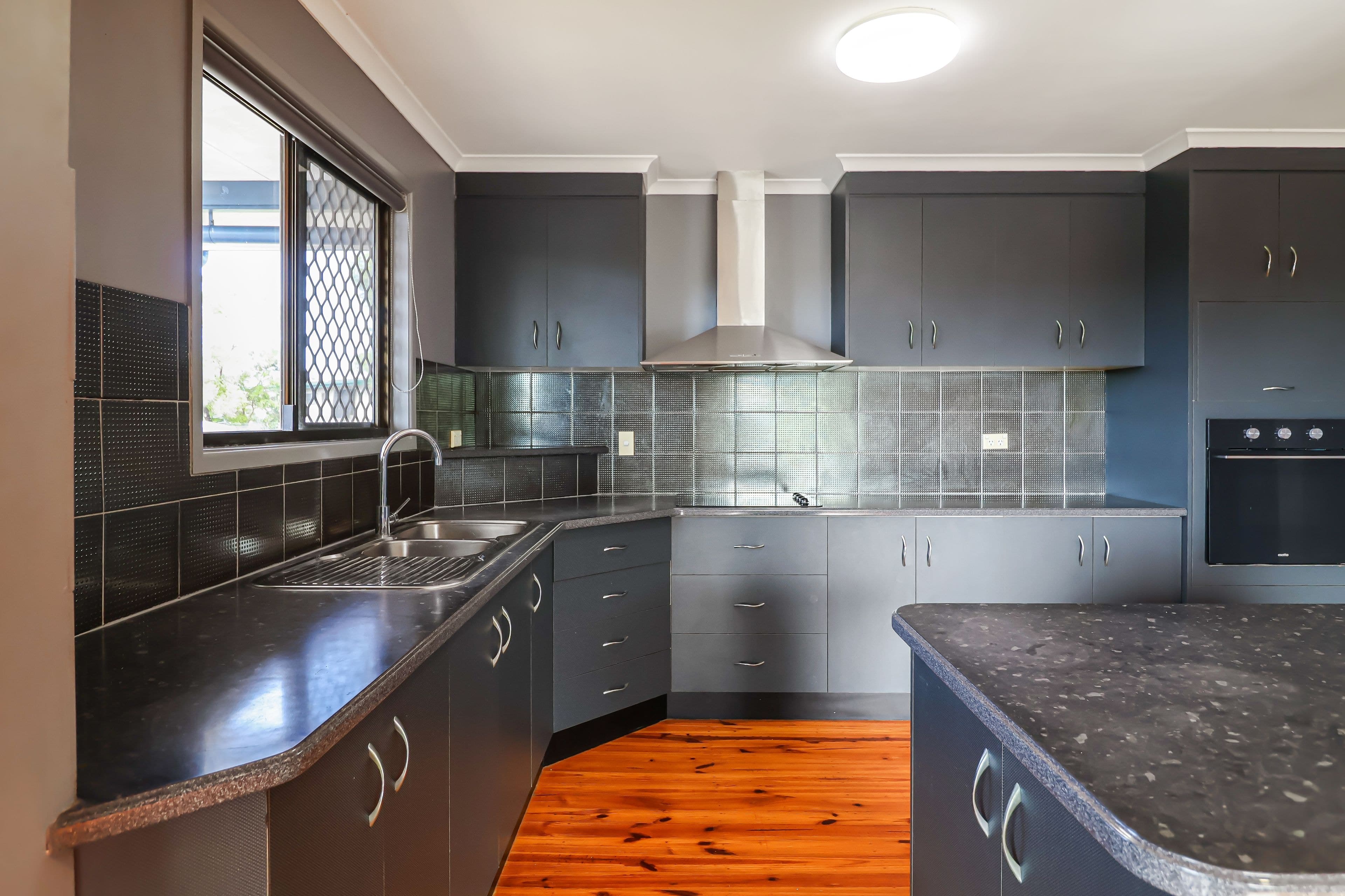 9 Erin Close, New Auckland QLD 4680, New Auckland - Thumbnail 6