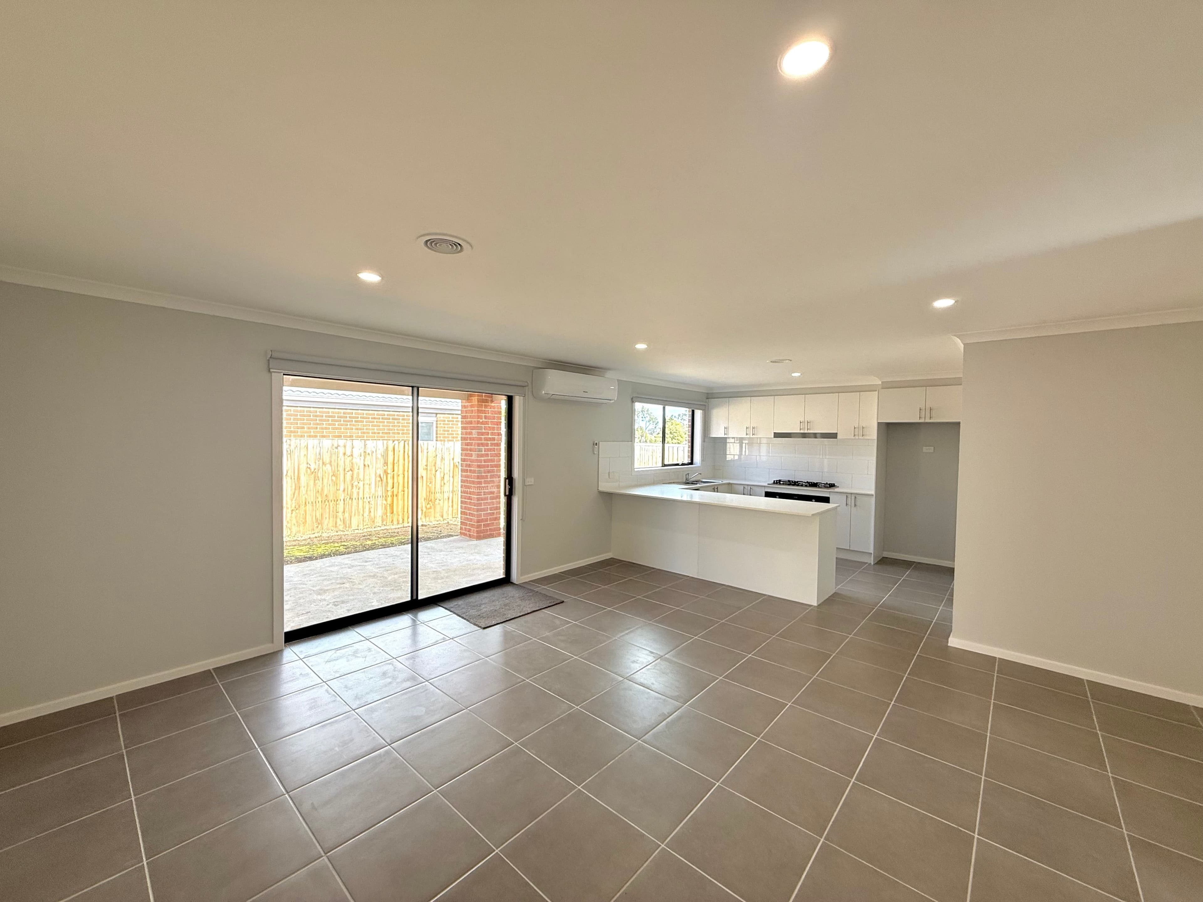 12 Goldshine Crescent, Drouin VIC 3818, Drouin - Thumbnail 6