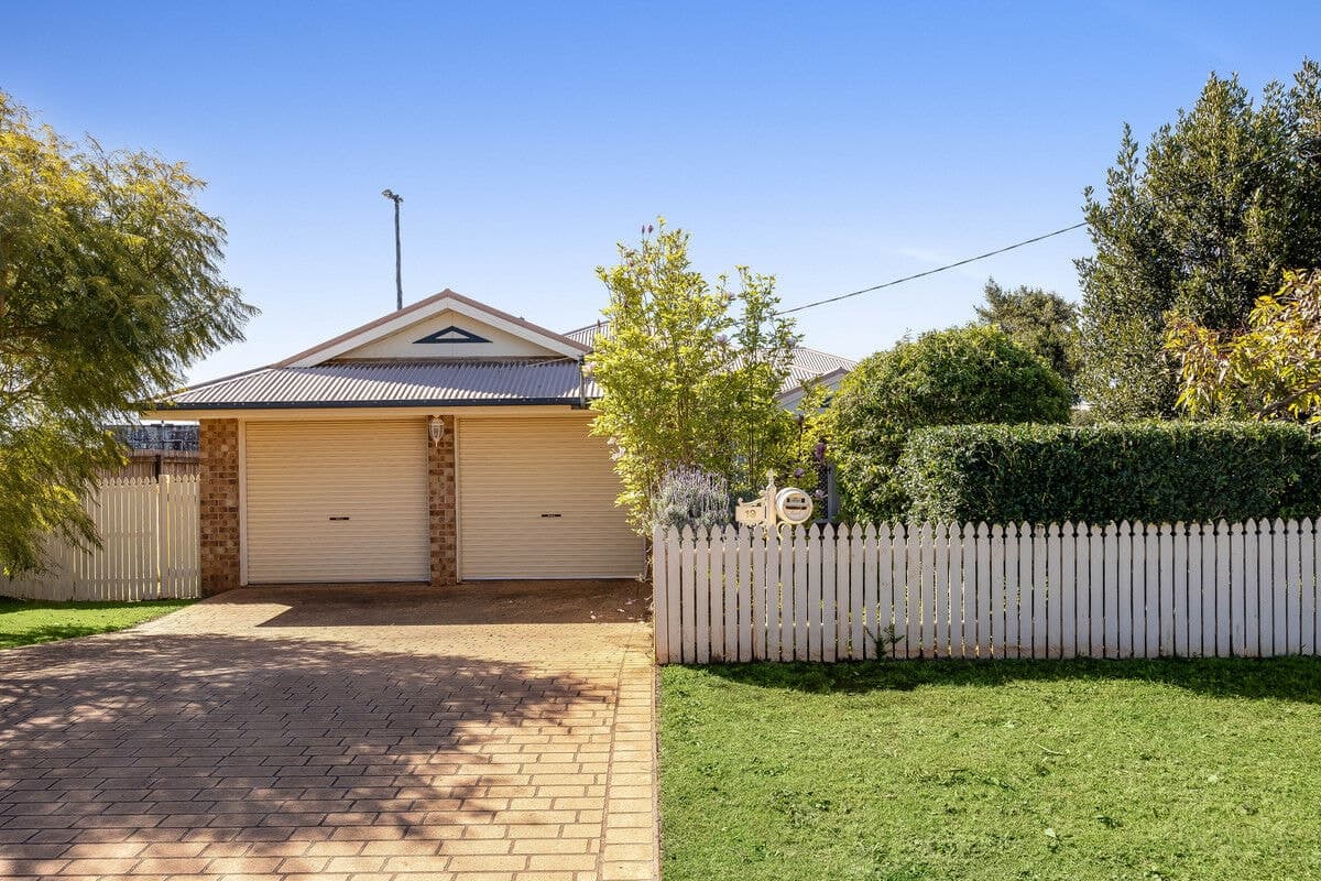 19 Pillar Street, Middle Ridge QLD 4350, Middle Ridge - Thumbnail 2