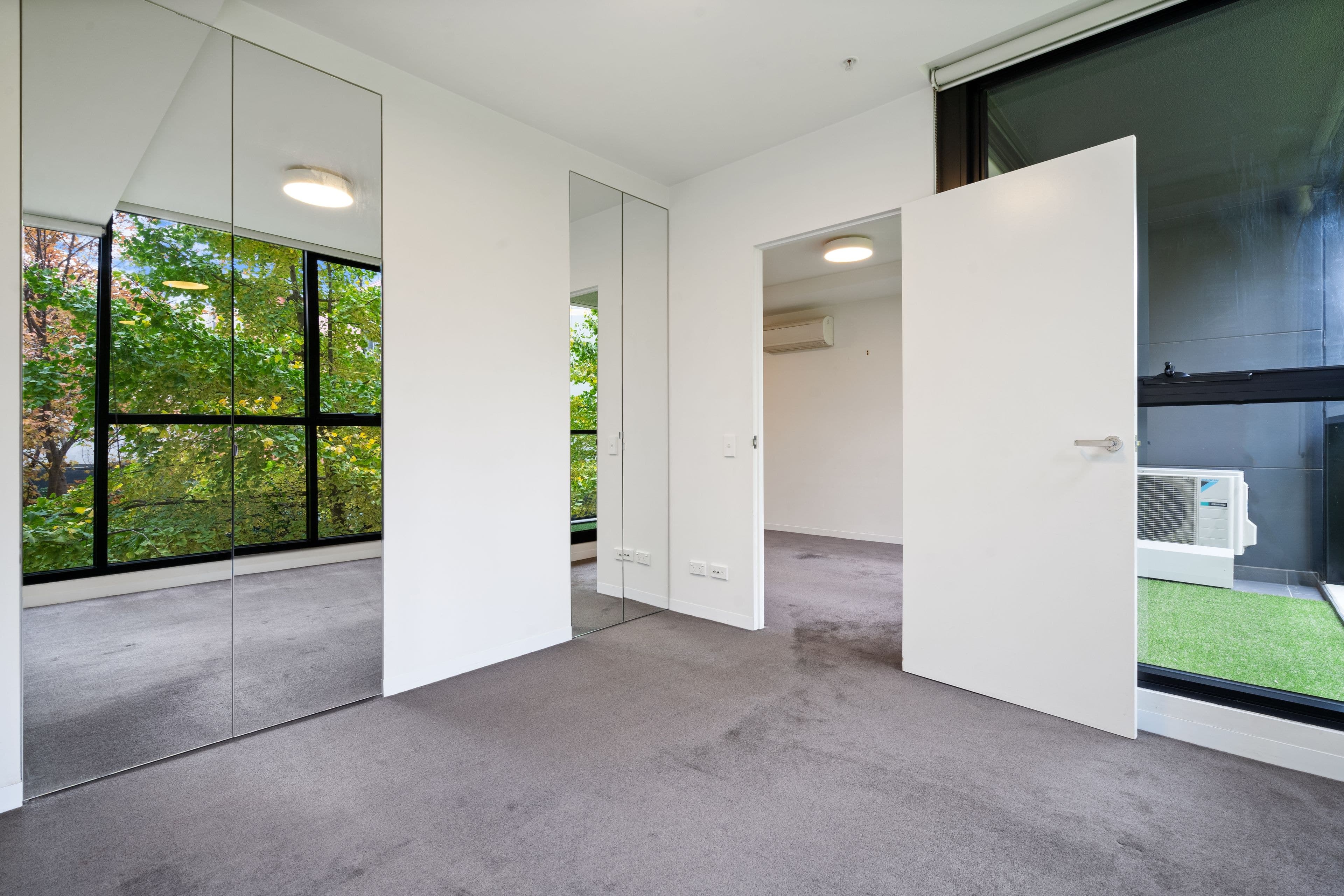 EG17/11 Flockhart Street, Abbotsford VIC 3067, Abbotsford - Thumbnail 4