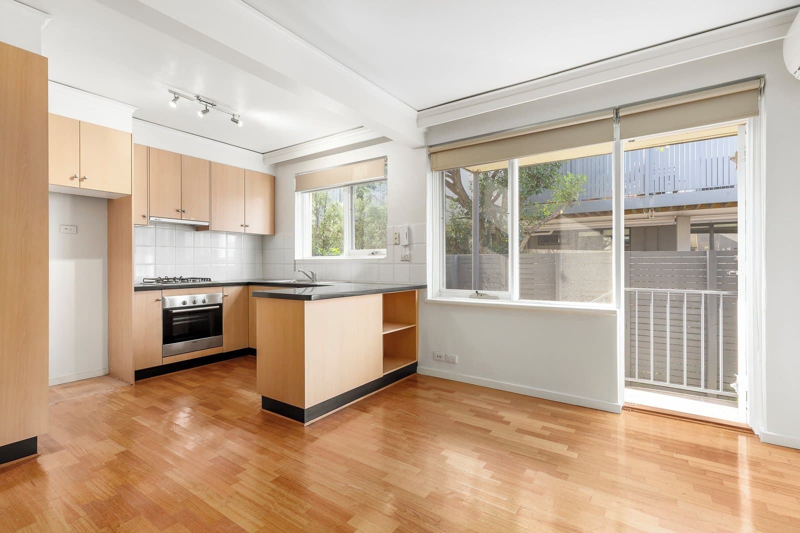 2/15 Holloway Street, Ormond - Image 1