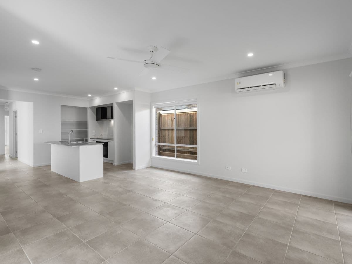 24 Redcomb Drive, Park Ridge, QLD, Park Ridge - Thumbnail 6