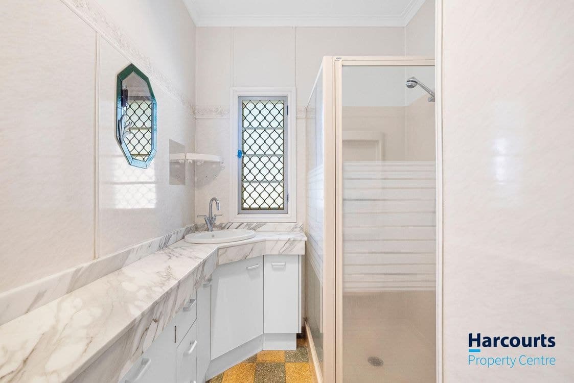 33 Regent Street, WYNNUM WEST, QLD, 4178, Wynnum West - Thumbnail 6