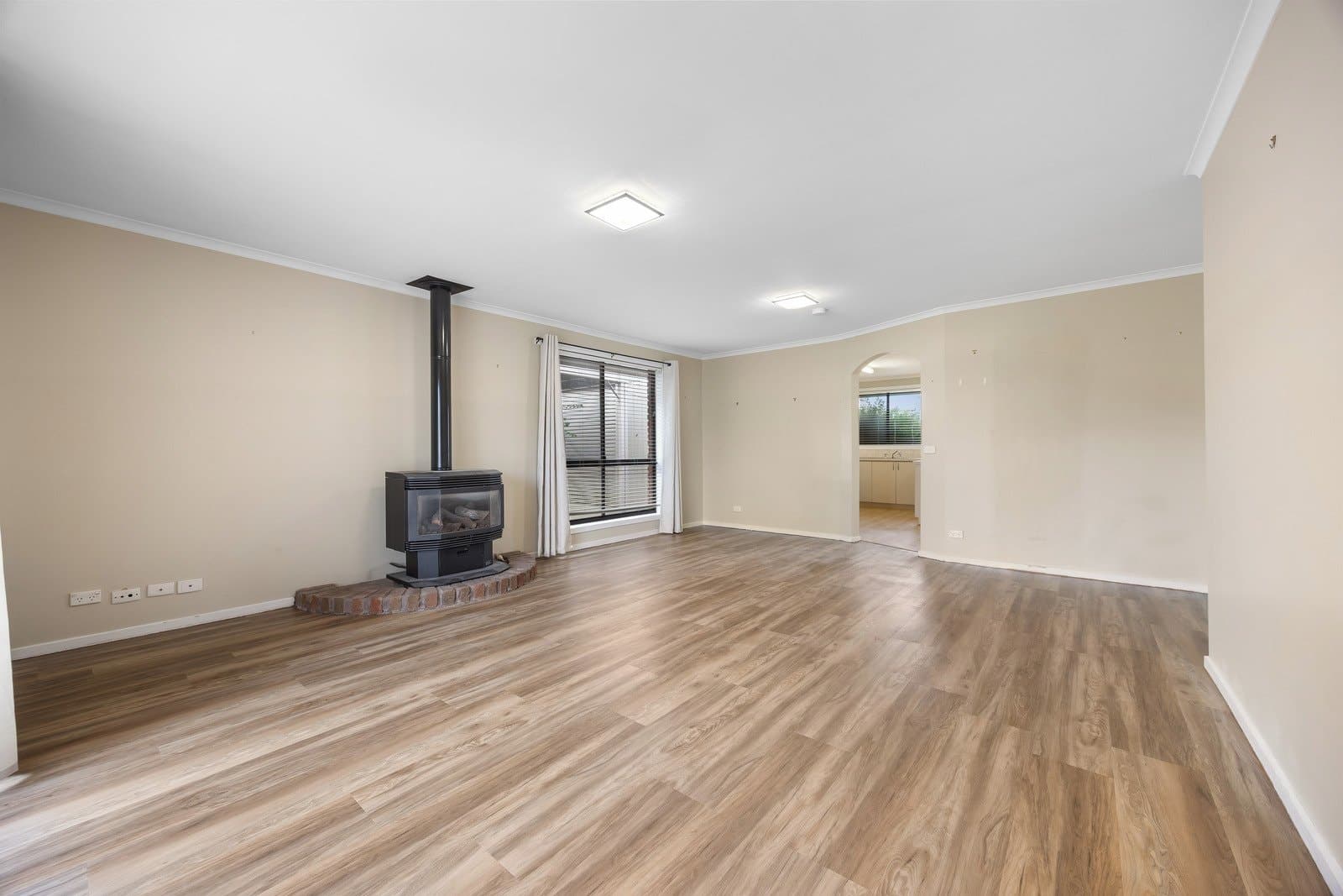 221 Spencer Street,
                        
                    
                    
                        
                            Sebastopol, Sebastopol - Thumbnail 6