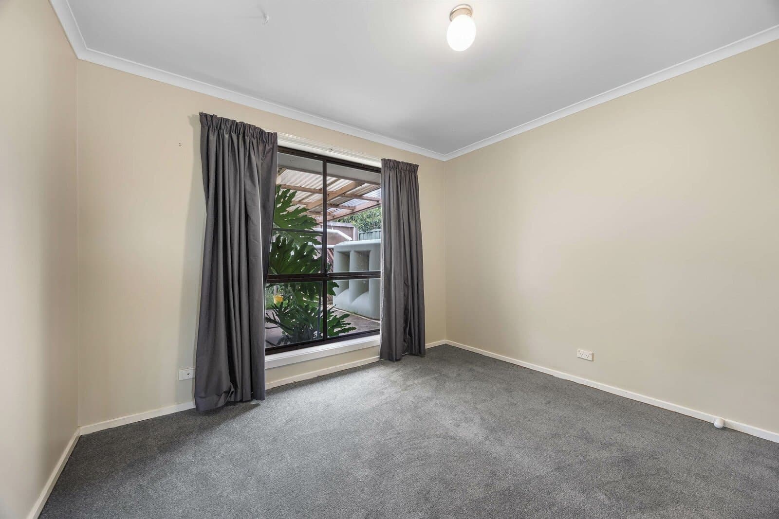221 Spencer Street,
                        
                    
                    
                        
                            Sebastopol, Sebastopol - Thumbnail 8