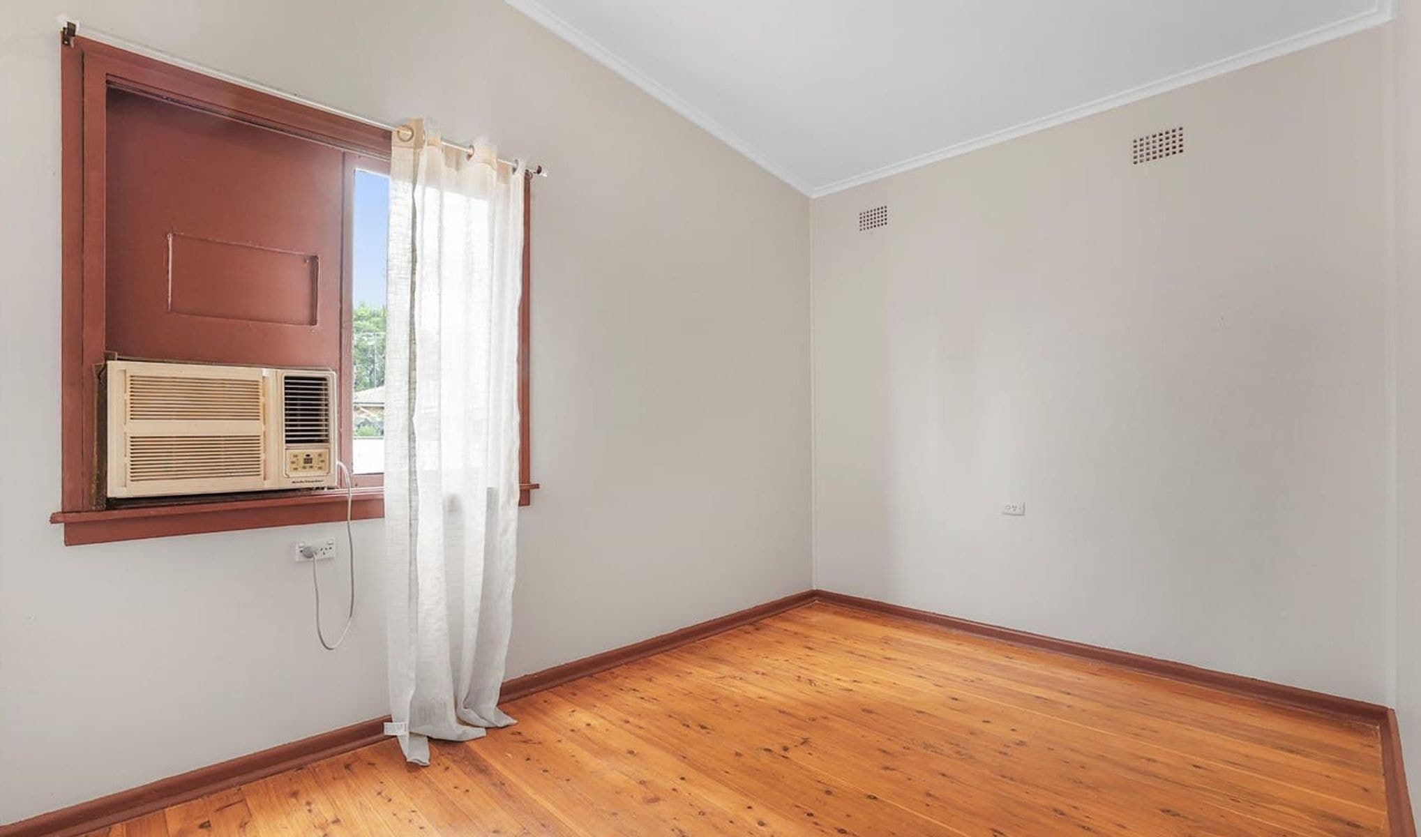 32 Cossa Street, Tamworth NSW 2340, Tamworth - Thumbnail 2