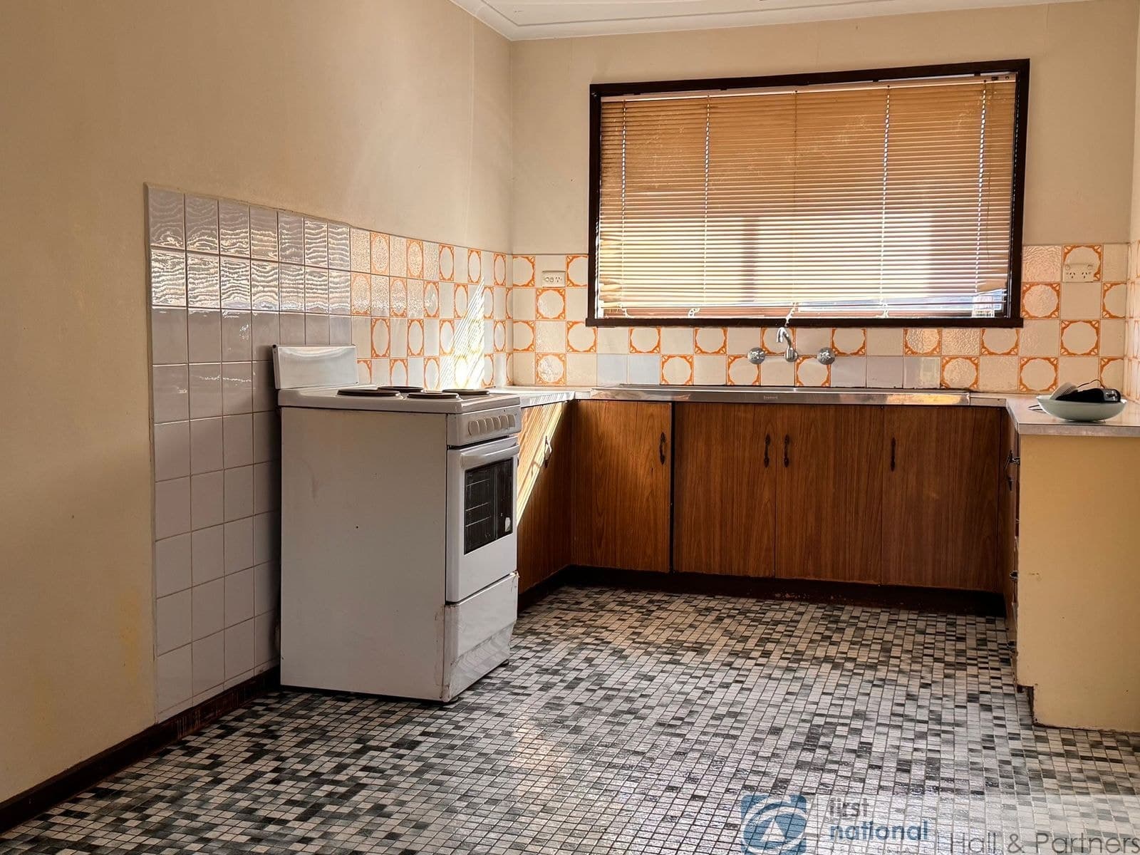 6/15 Close Avenue, Dandenong VIC 3175, Dandenong - Thumbnail 2