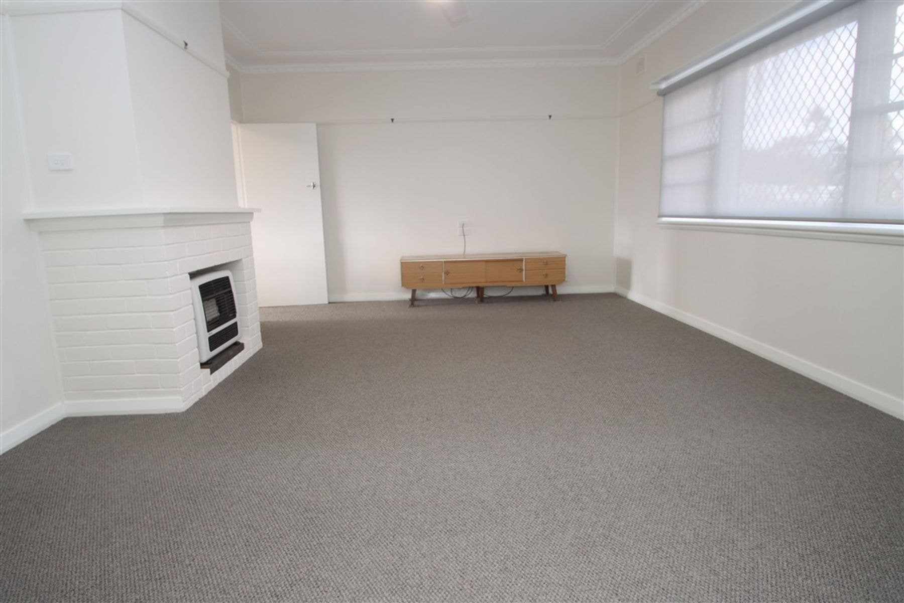 84 Martin Street, Tenterfield NSW 2372, Tenterfield - Thumbnail 3