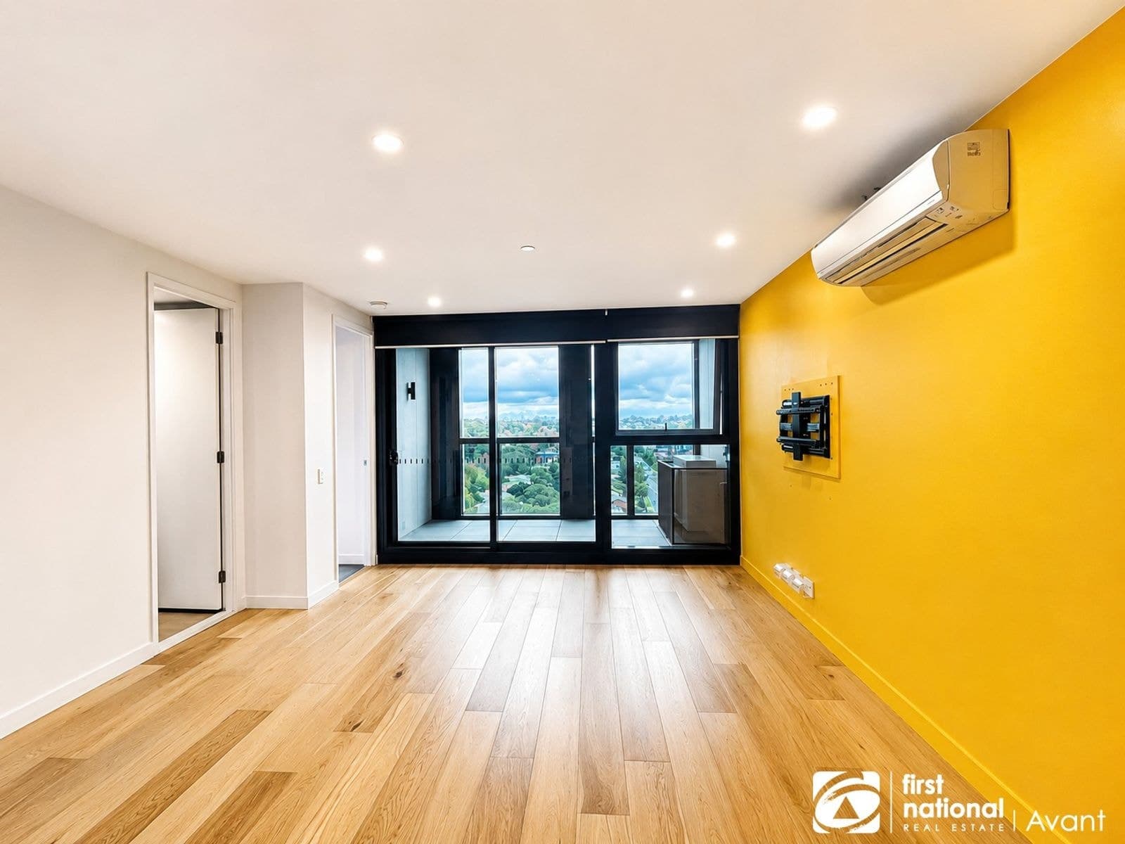 1108/3 Young Street, Box Hill VIC 3128, Box Hill - Thumbnail 2