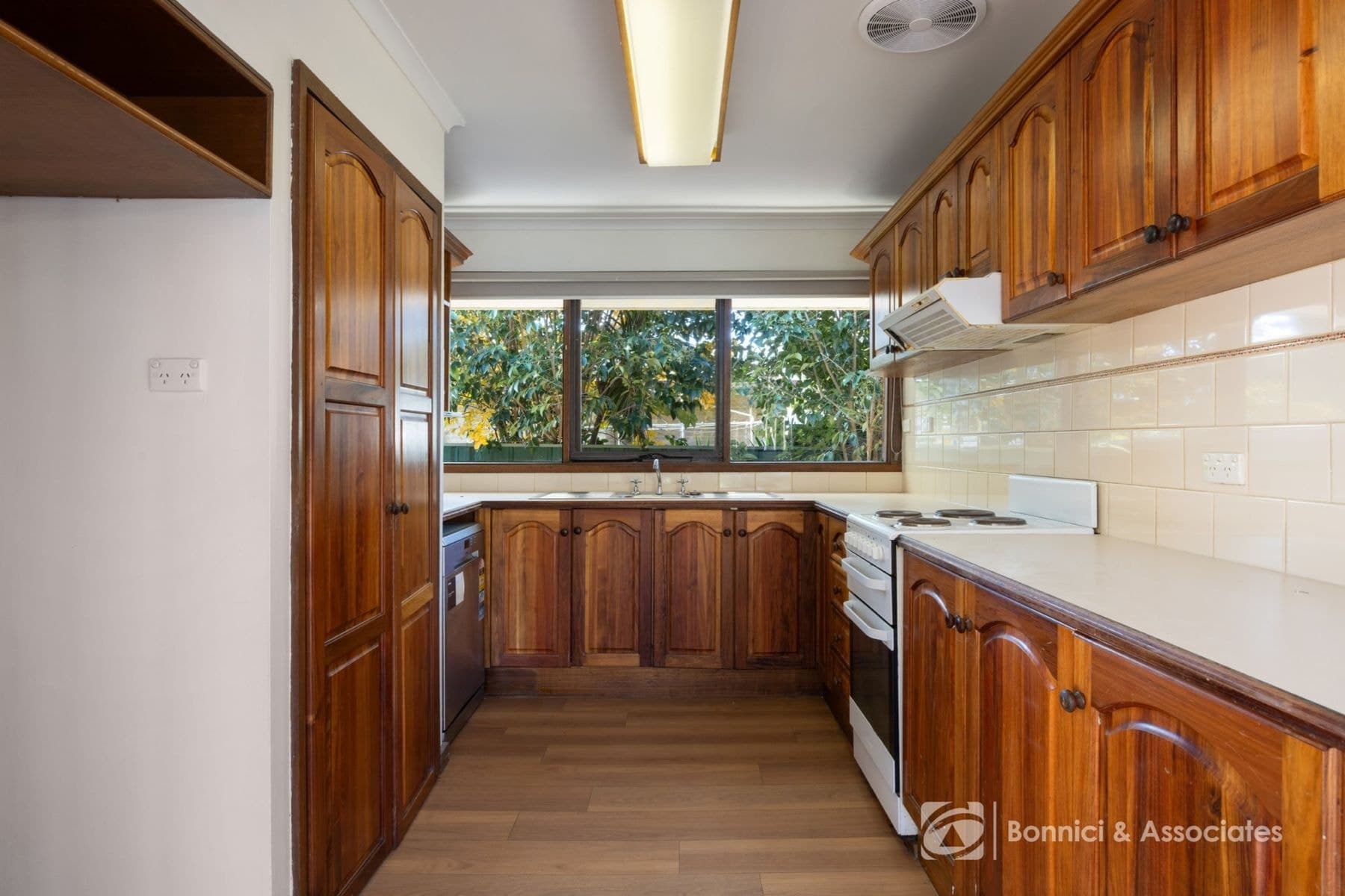 334 Parkland Crescent, Lavington NSW 2641, Lavington - Thumbnail 2