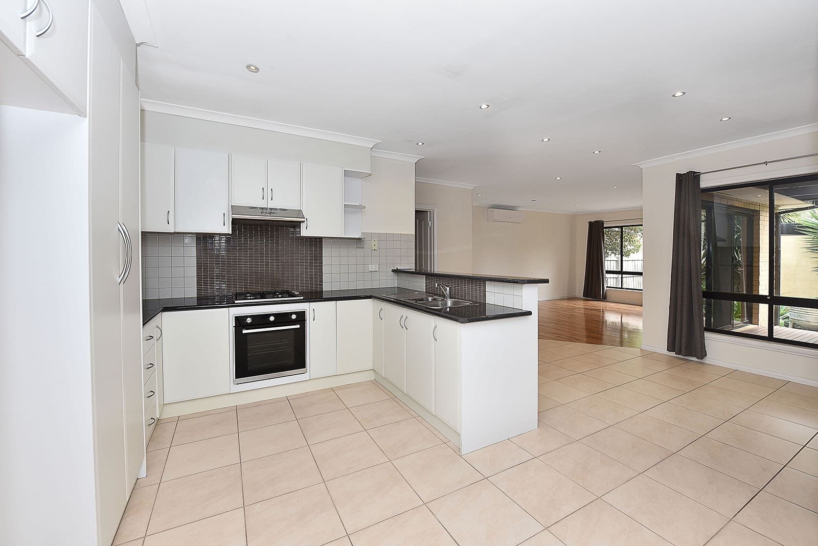 2/6 Marie Close, Tullamarine, VIC 3043, Tullamarine - Thumbnail 2