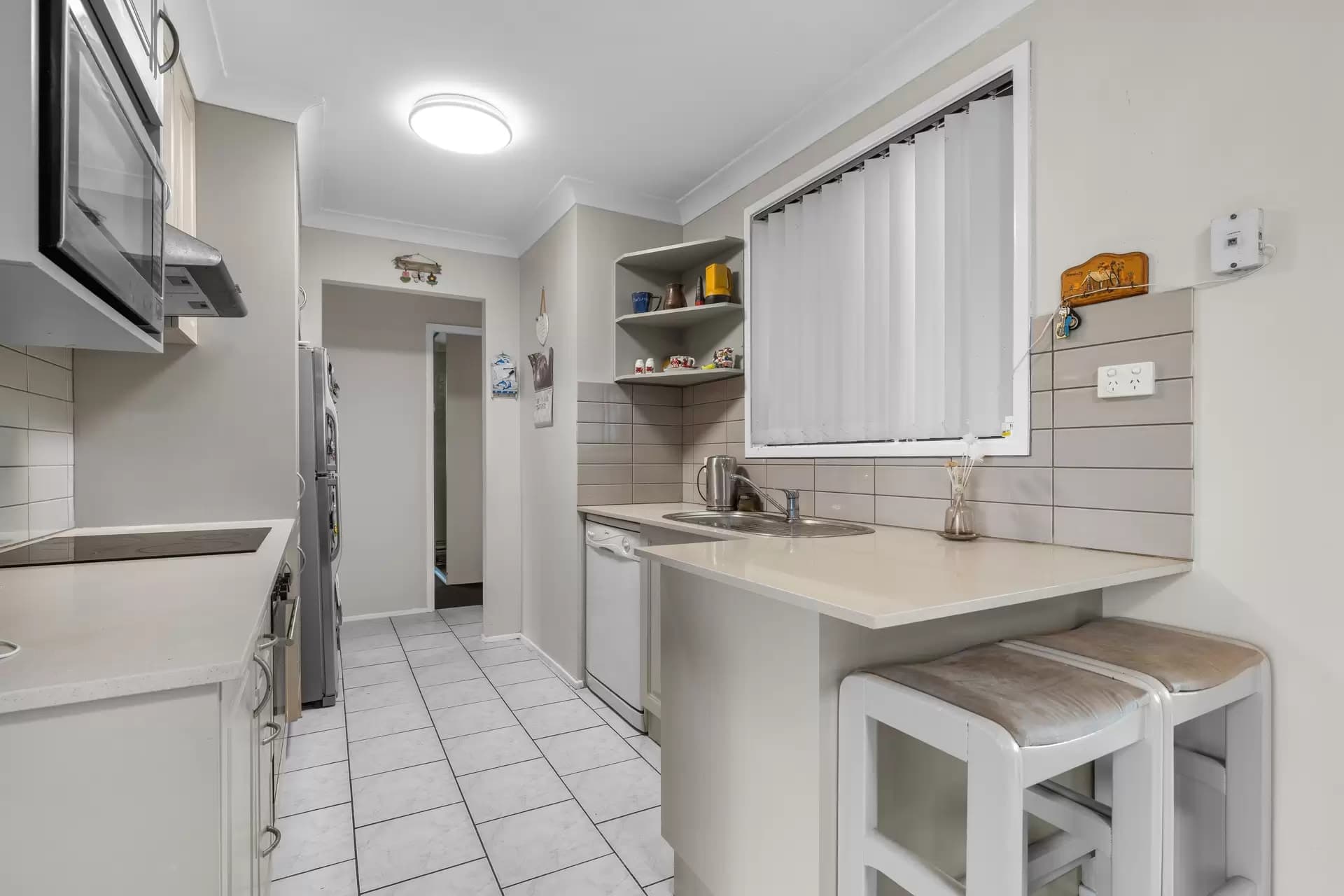 16 Jilba Place, Oak Flats - Thumbnail 3