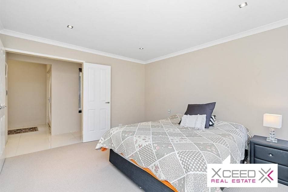 29 Yellowwood Avenue, Piara Waters - Thumbnail 2